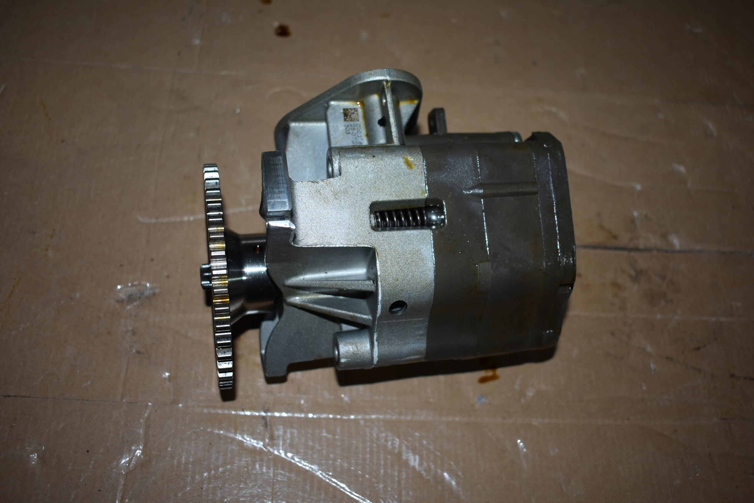IDEALNA Pompa olio MERCEDES W206 W214 1