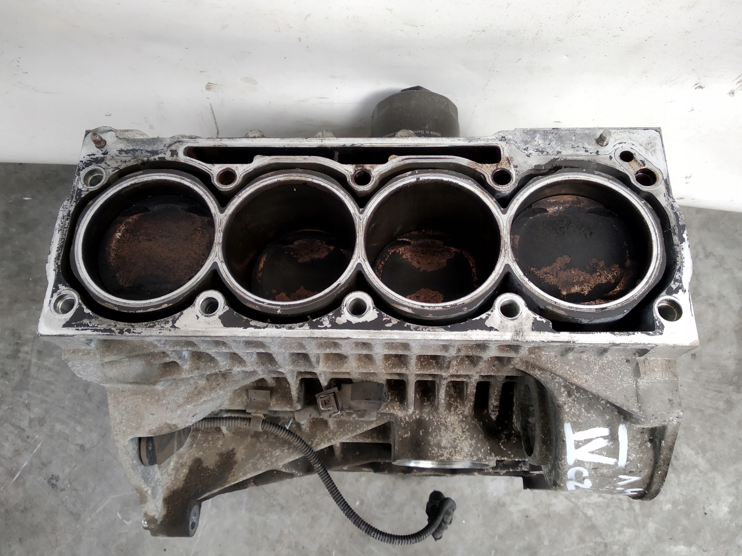 Dol of the engine blok crank AKQ 1,4 16V VW Golf 4 IV