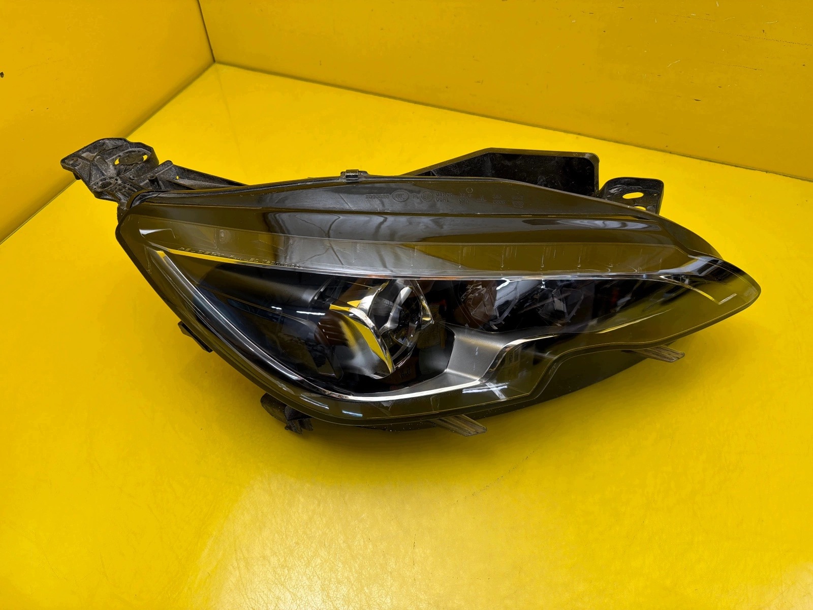 light right Peugeot 308 T9 Full Led 9677832380-00