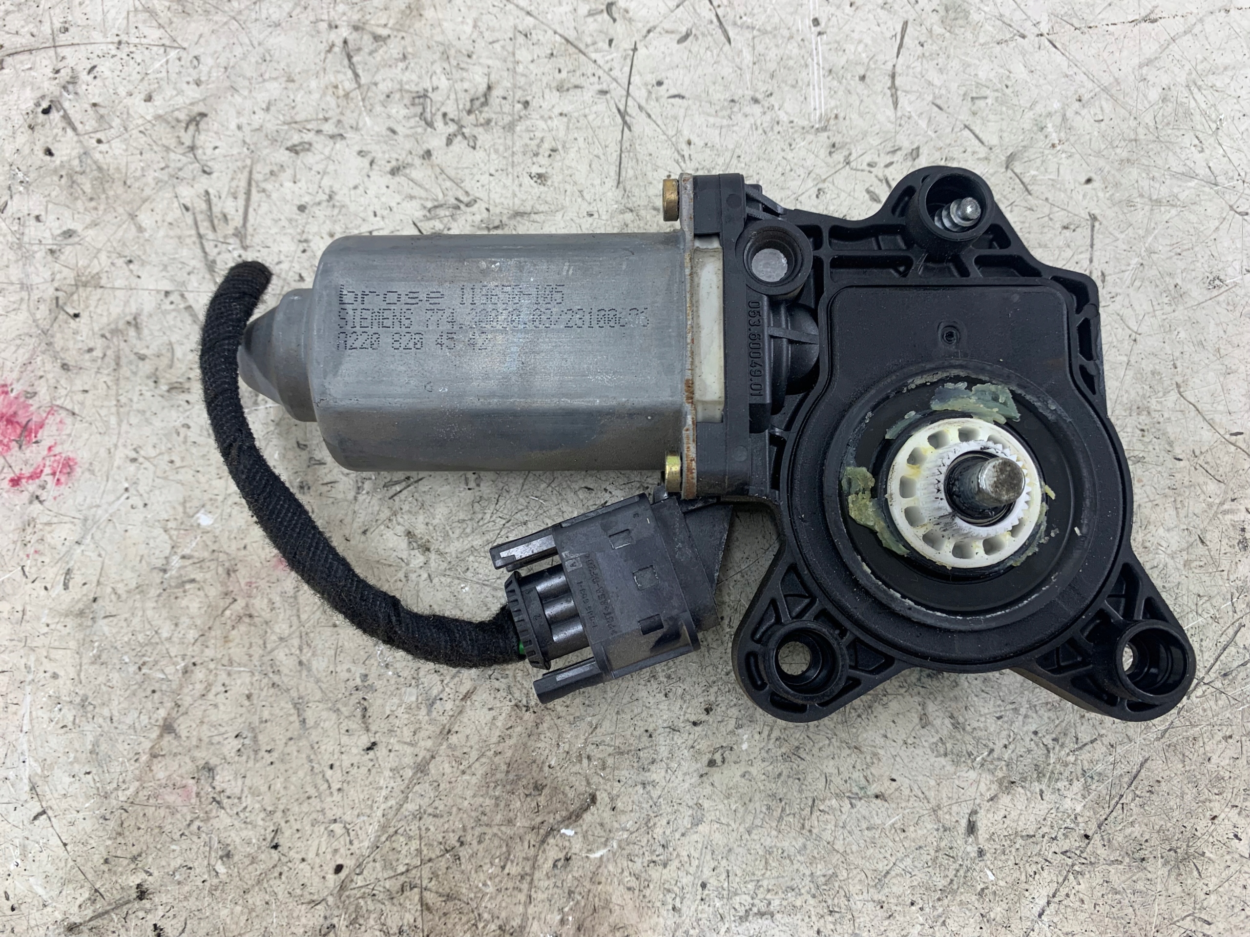 MERCEDES W203 mini motor windows right front A2208204542