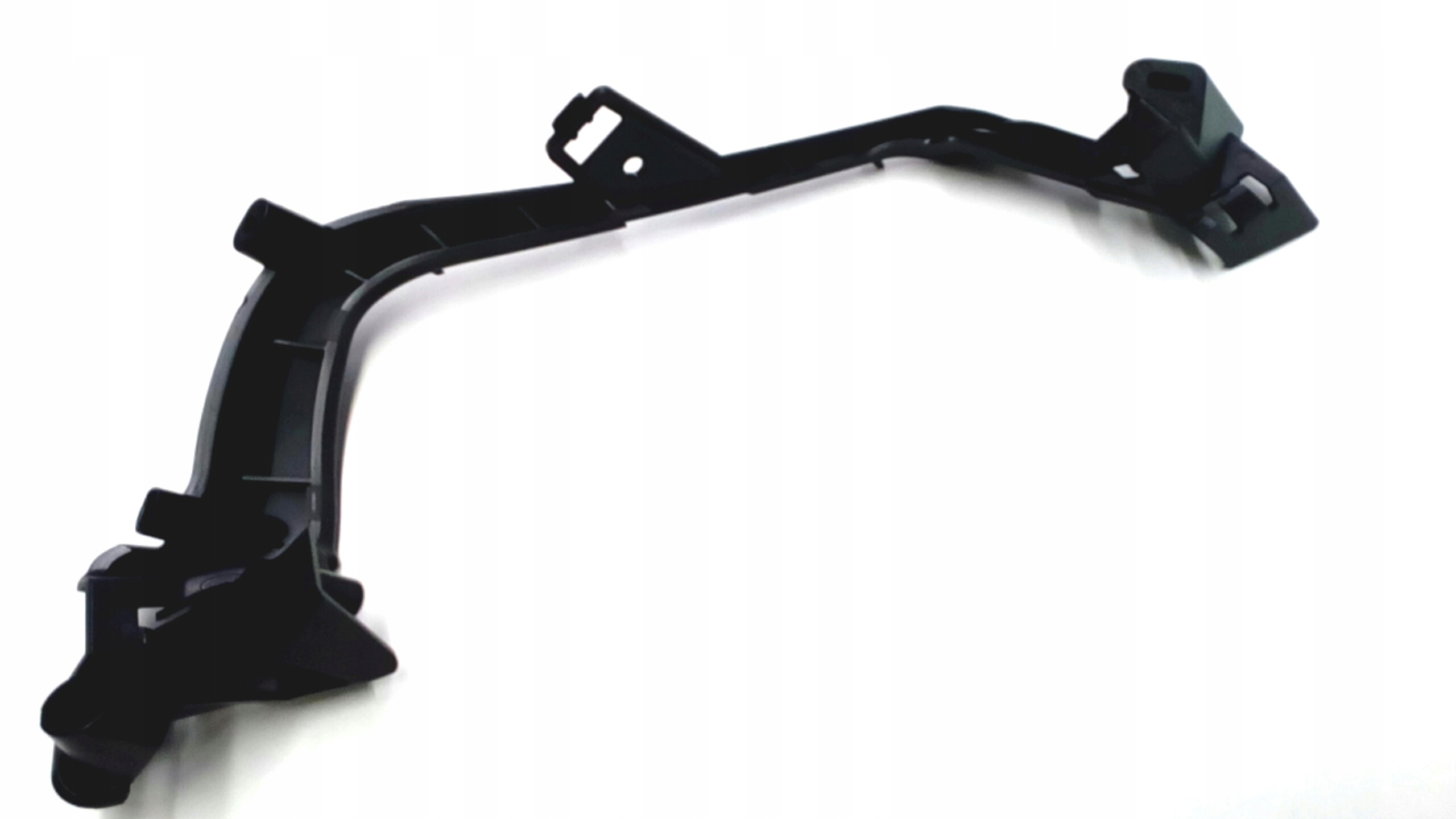 31383680 - VOLVO XC90 крепление правой решетки бампера OE