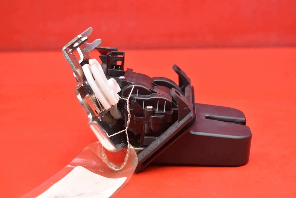 lock bonnet rear part boot 8R0827505A SKODA RAPID SPACEBACK KOMBI 12-17
