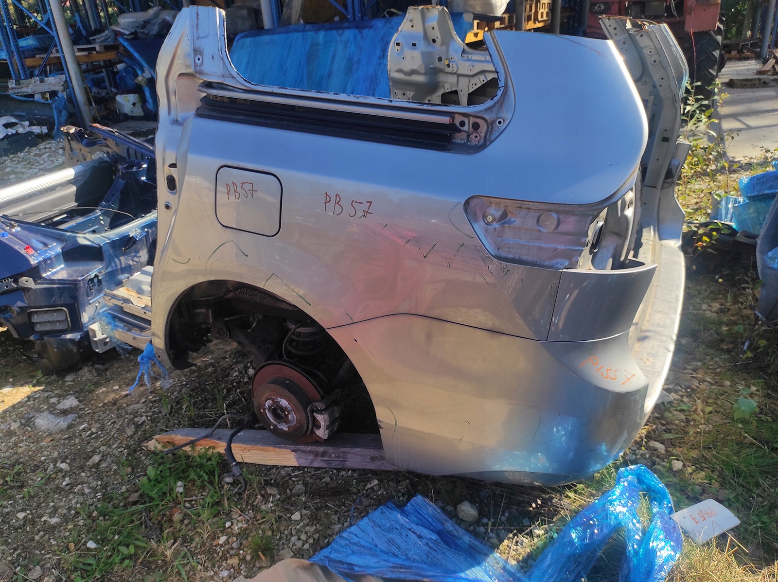 TOYOTA SIENNA 2016 ЧЕТВЕРТИНА ЗАДНЯ КРИЛО ЗАД.