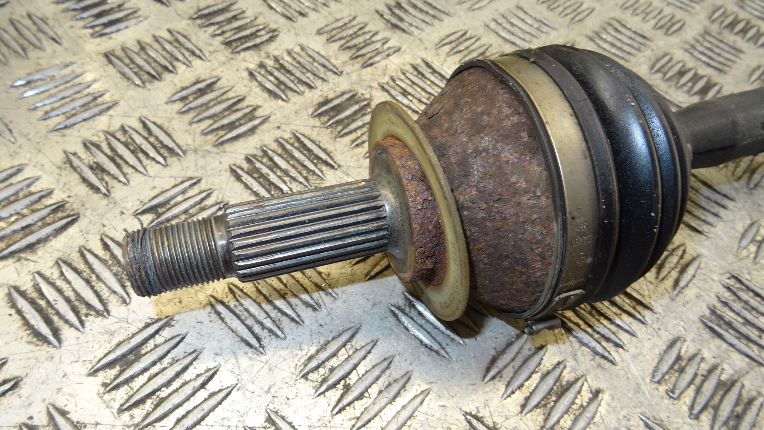 semi-axis 1S0407762D VW UP MII CITIGO right front NR M1031