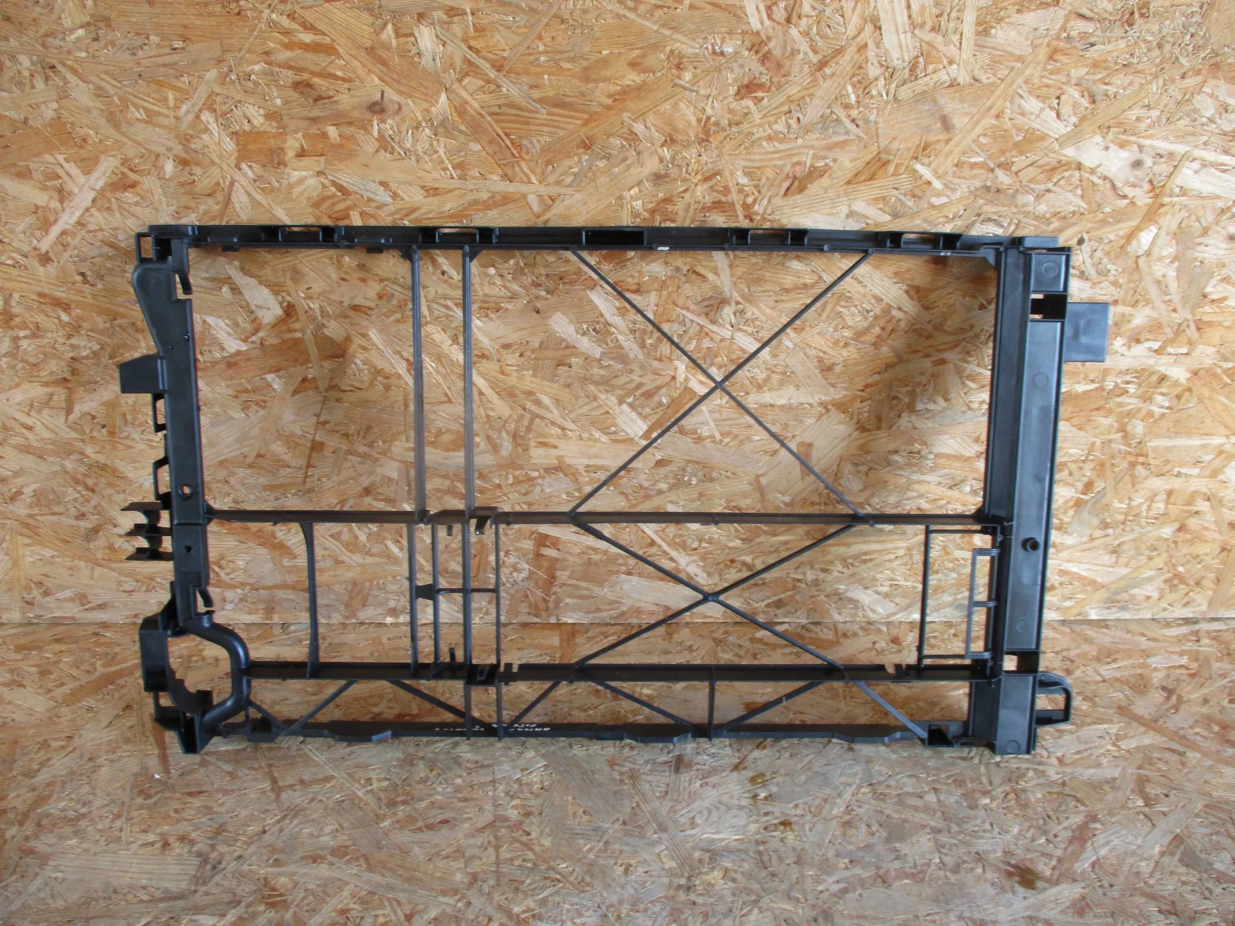 OBUDOWA CHŁODNICY MERCEDES VITO W447