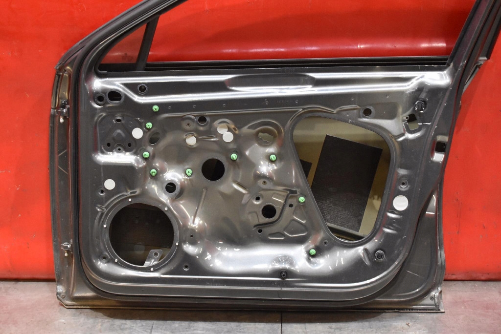 dveře pravé předek přední LR7H VW PASSAT B8 14-20