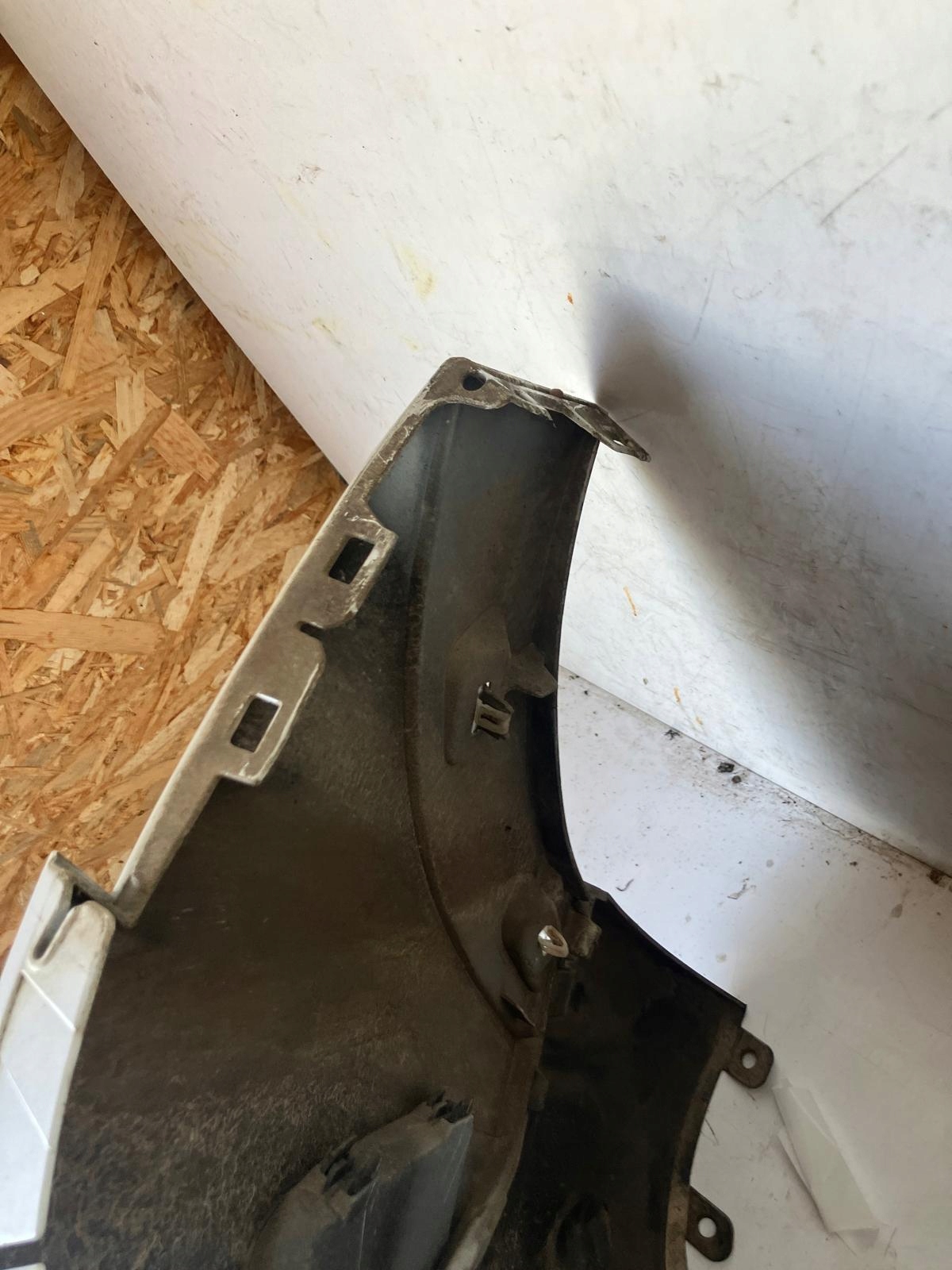 nárazník záď CITROEN C4 CACTUS LIFT pod 4 PDC EFCD PERLA