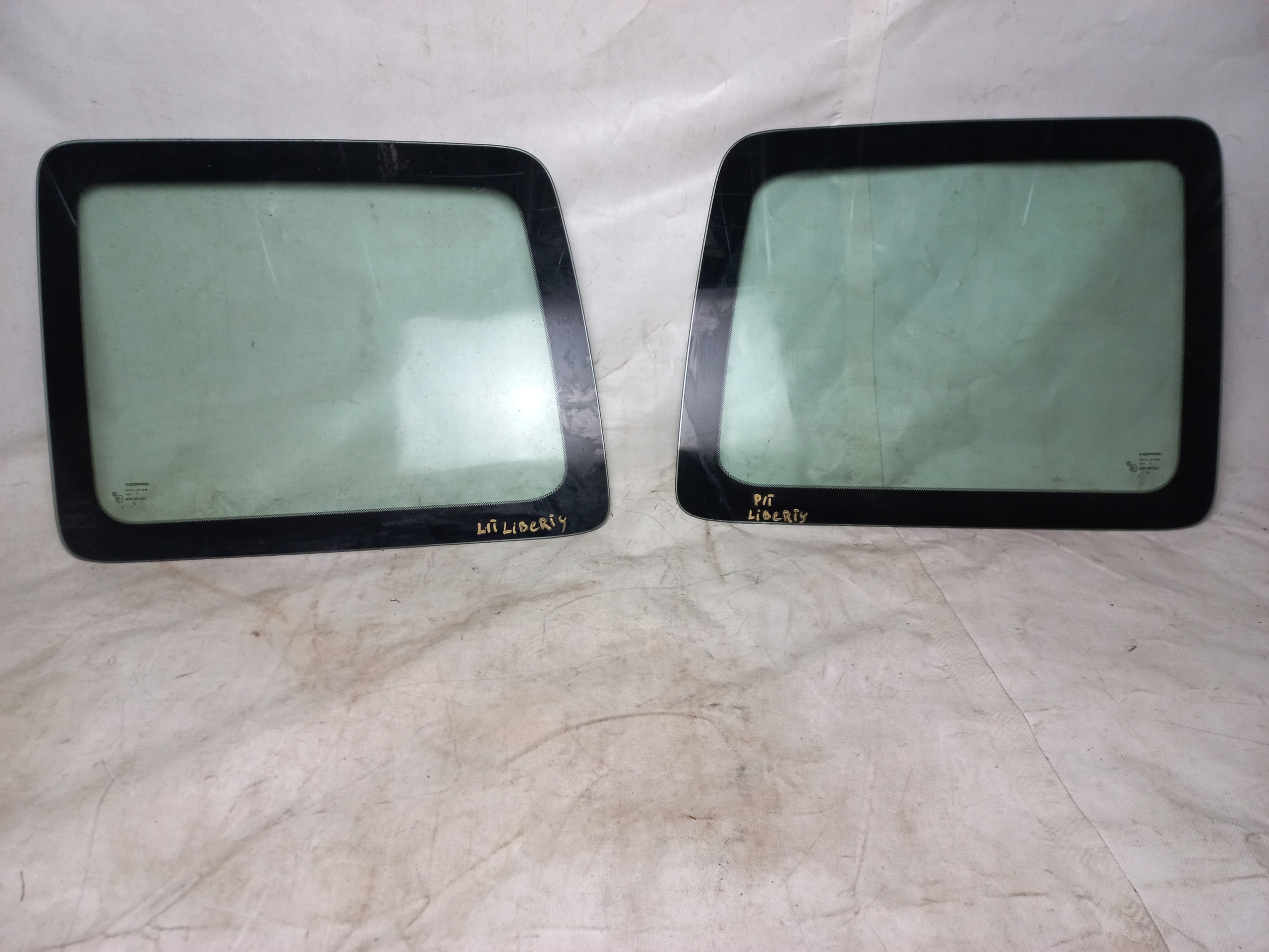 43r-001247 - Jeep Liberty 07-12 Кузовное Стекло Правое Левое