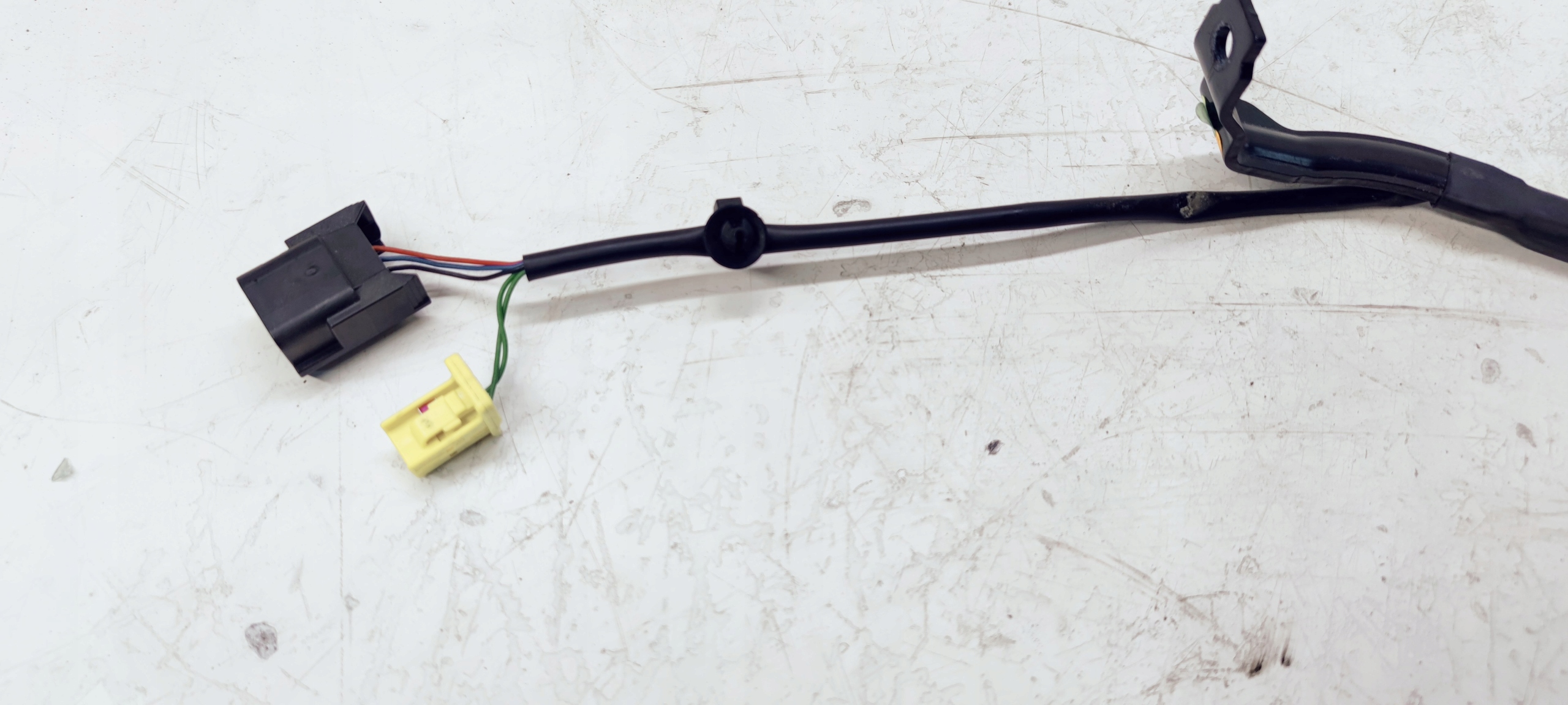 ZAPINKA supports right sensor USA AUDI A3 8P4857756K