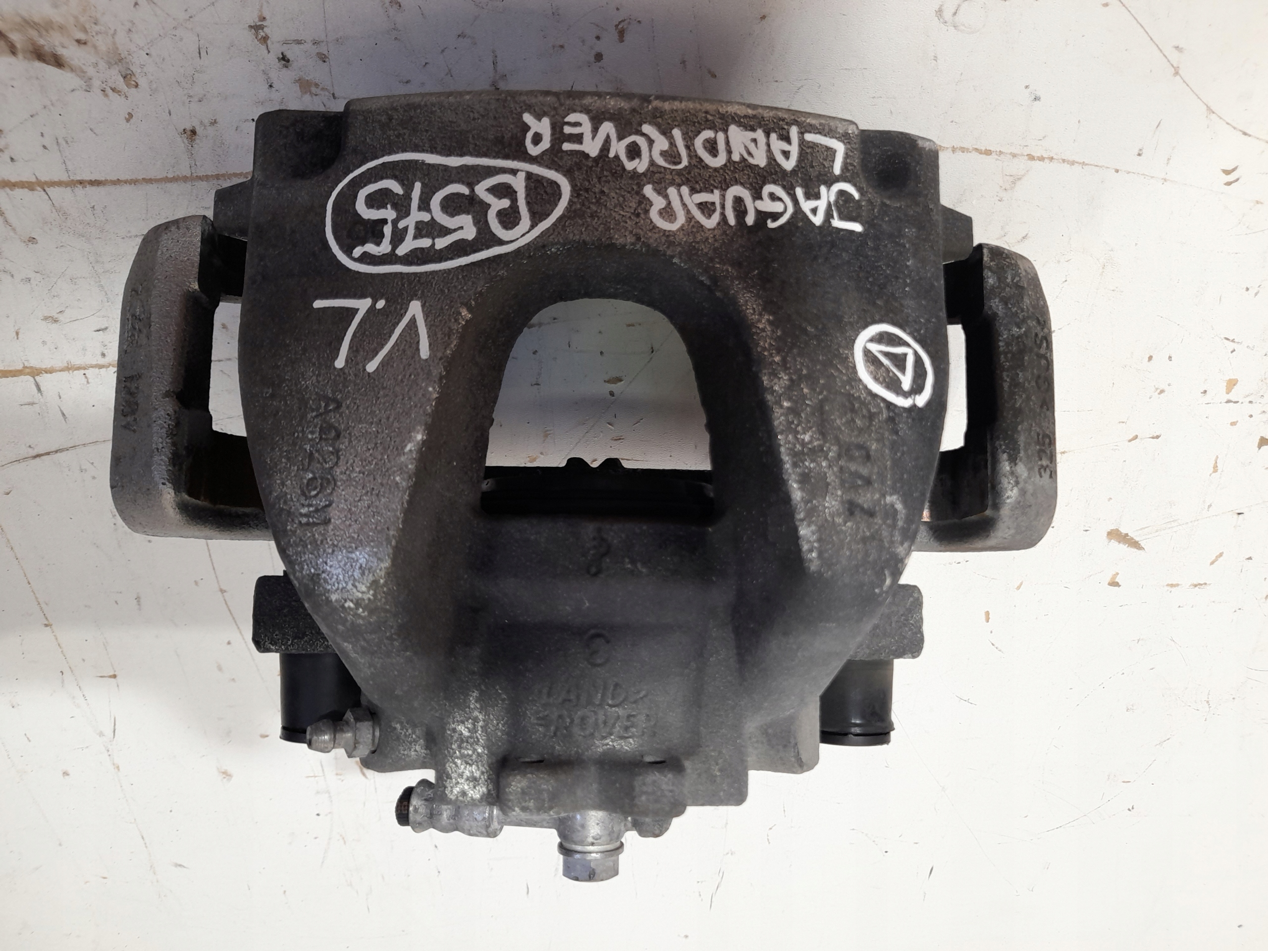 JAGUAR E-PACE E PACE X540 caliper left front A426M
