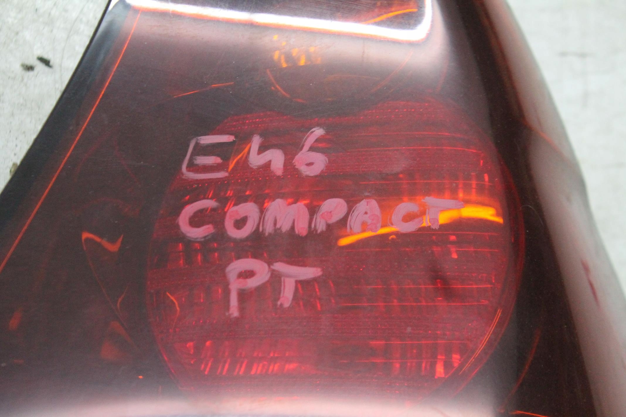 light right rear part 6934162 BMW E46 COMPACT 00-04