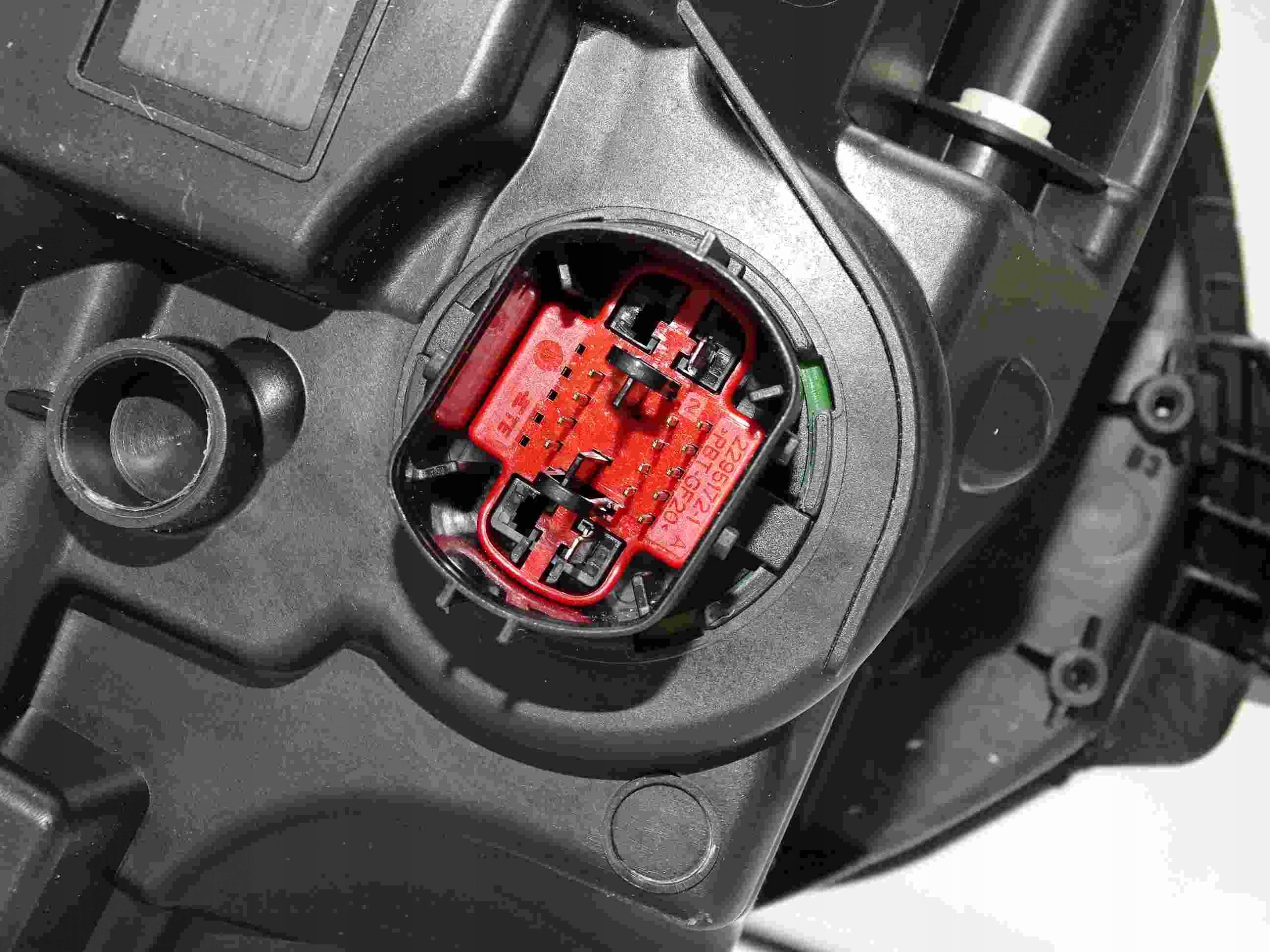 NOWA lampa reflektor LED MID EU VELAR L560 18MY Producent części Land Rover OE