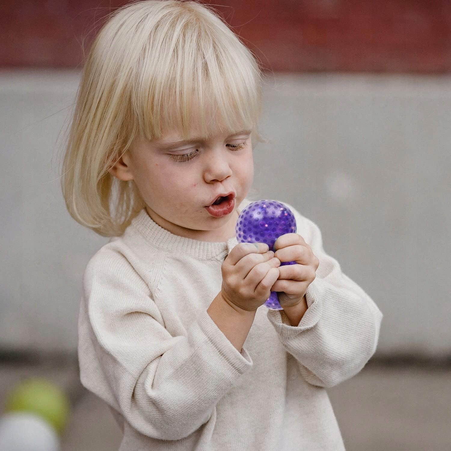 DUŻA SENSORYCZNA ANTYSTRESOWA PIŁKA GNIOTKA XL DZIECI DOROŚLI FIOLETOWA Kod producenta ERGDF43