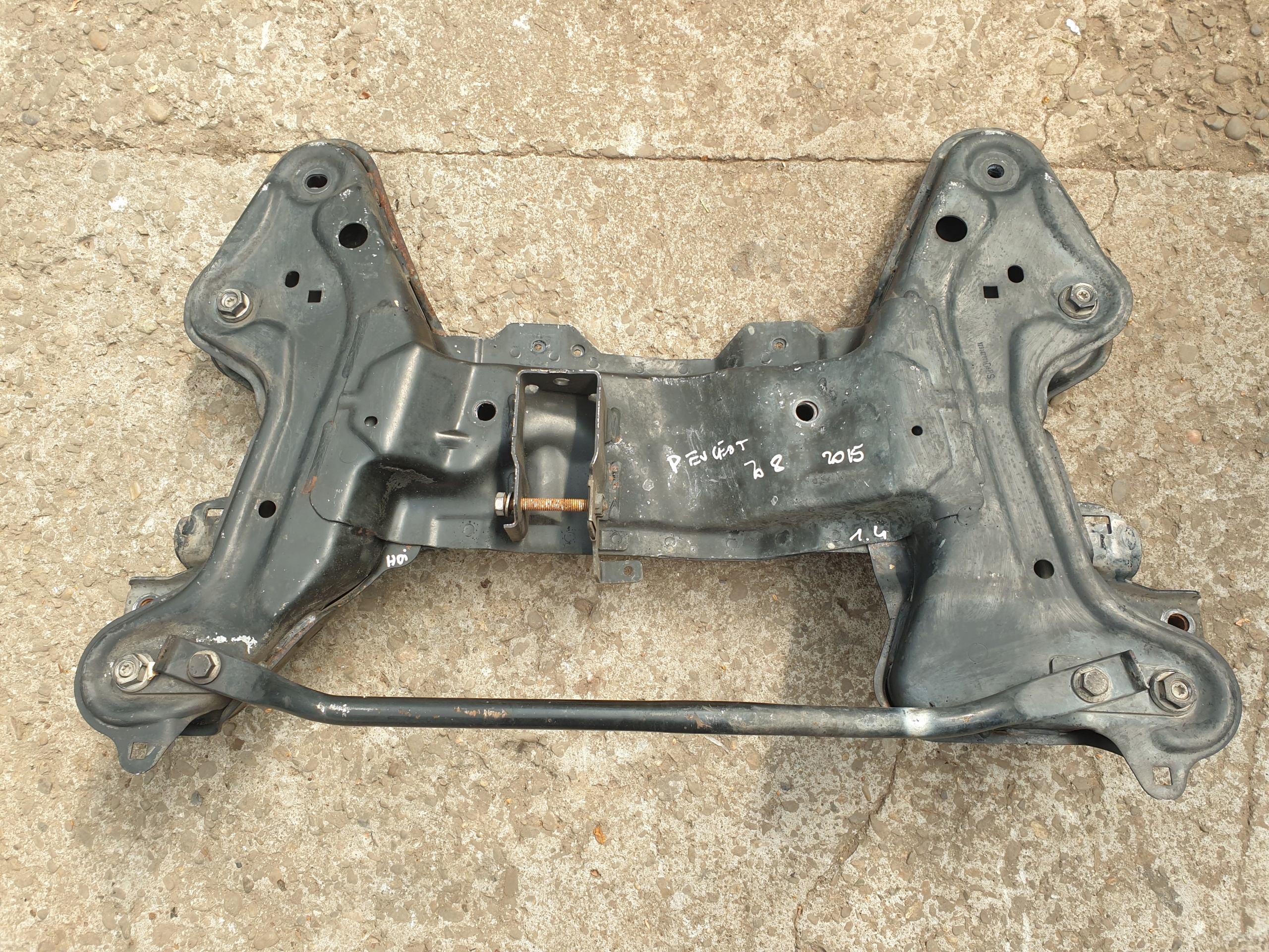 axle beam axle beam subframe PEUGEOT 208 and 2013