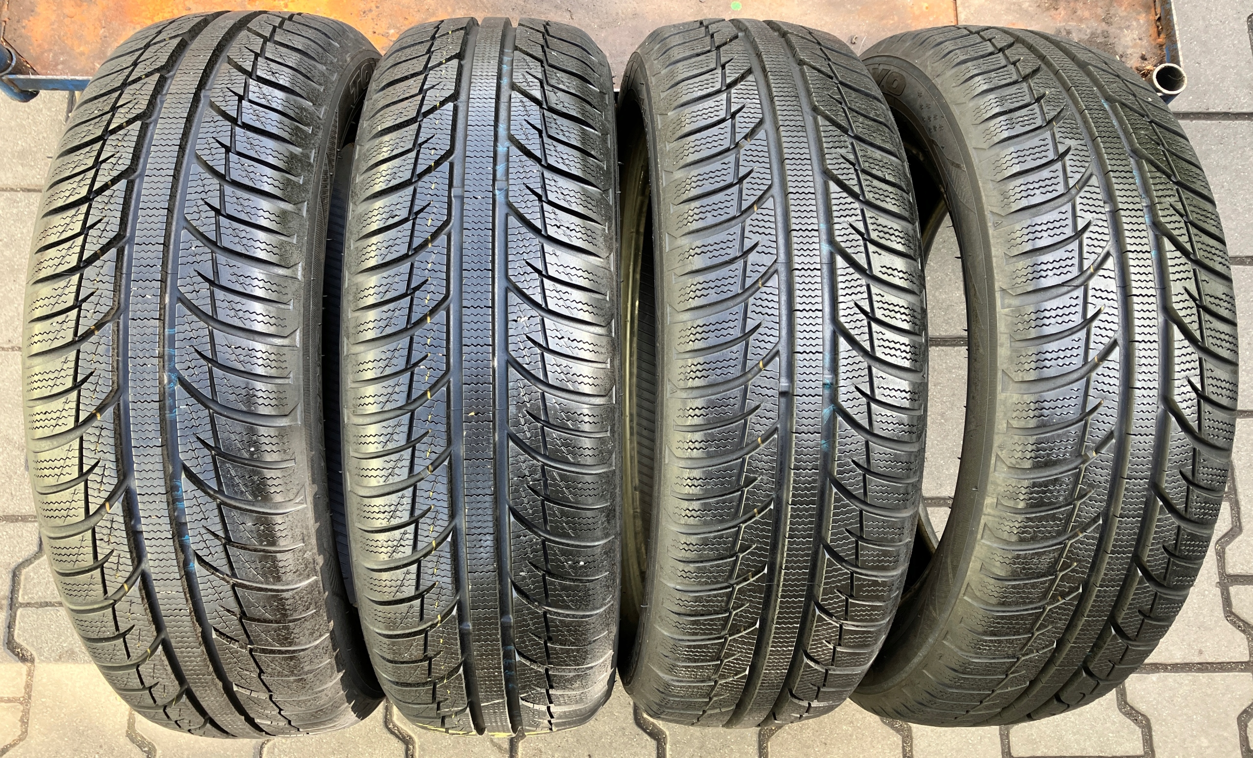 TOYO SNOWPROX S943 175/60R16 4szt 2019r