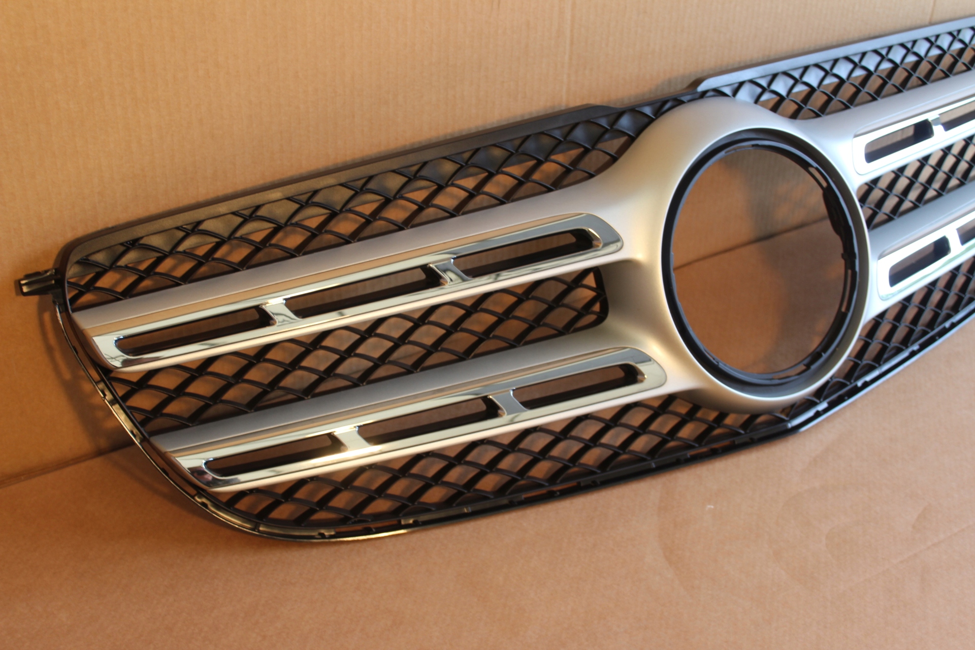 Atrapa Grill Mercedes GLS 166 W166 OE A1668880460 BEZ KAMERY Typ samochodu Samochody osobowe