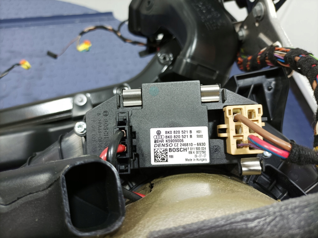 Audi A4 B8 радиатор отопителя отопитель салона Балка диффузор европа 8K1820005AJ