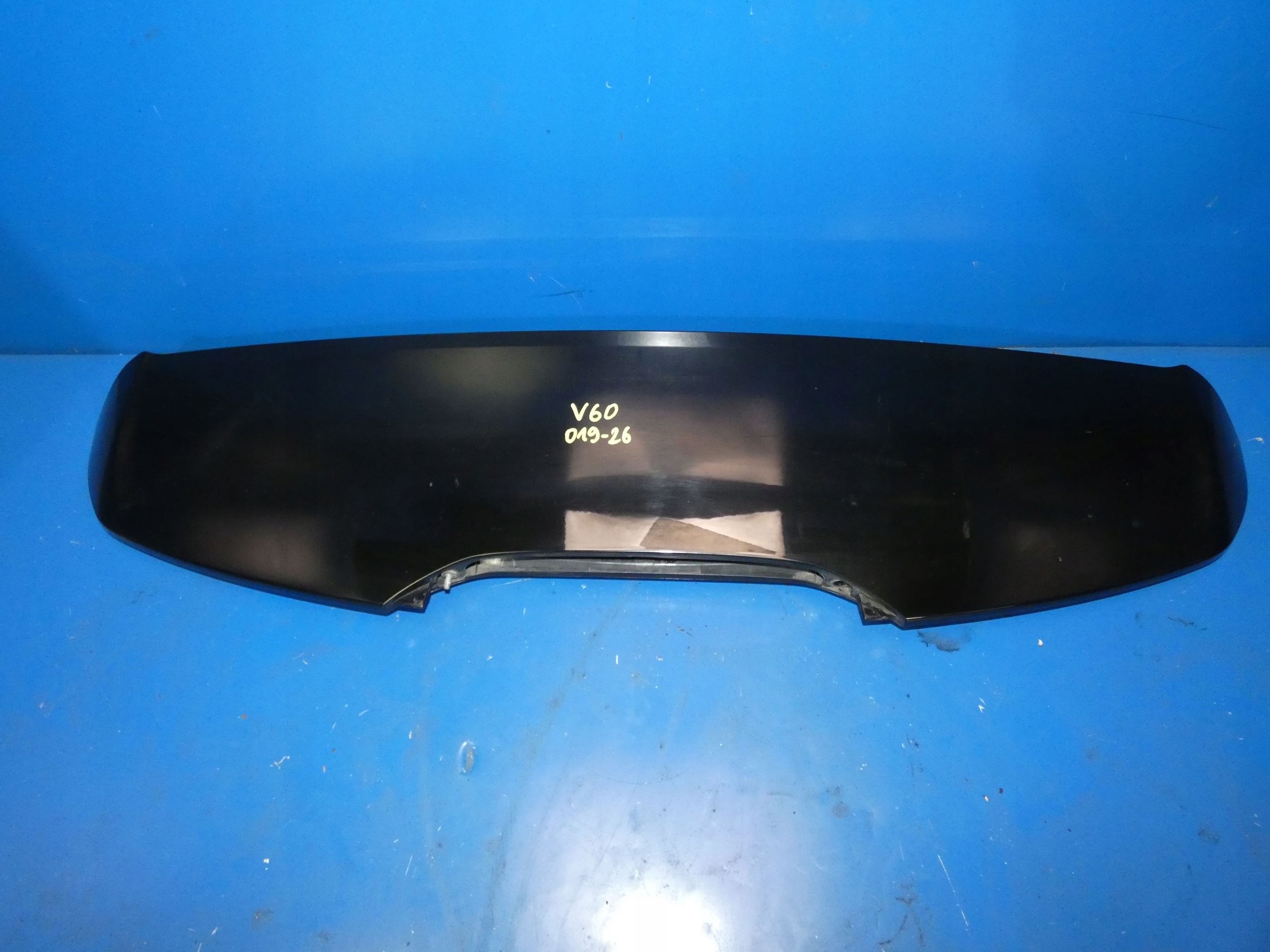 VOLVO V60 LOTKA bonnet boot spoiler