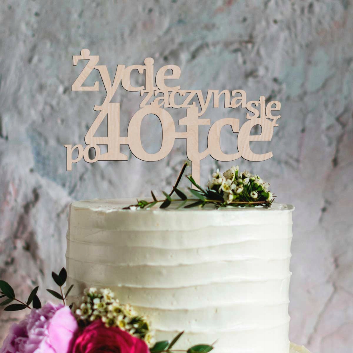 TOPPER NAPIS NA TORT ŻYCIE ZACZYNA SIĘ PO - CZARNY Marka Lovely Things