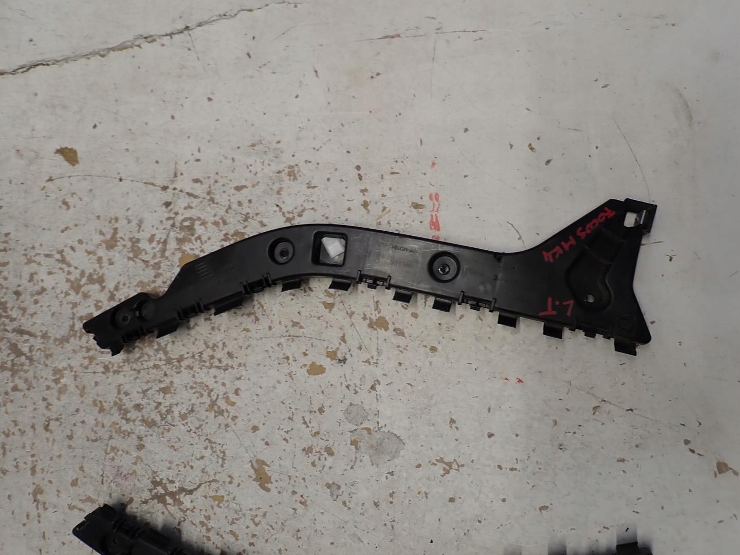 bumper bracket right left rear part FORD FOCUS MK4 KOMBI 2018- JX7B-N17E850-CE