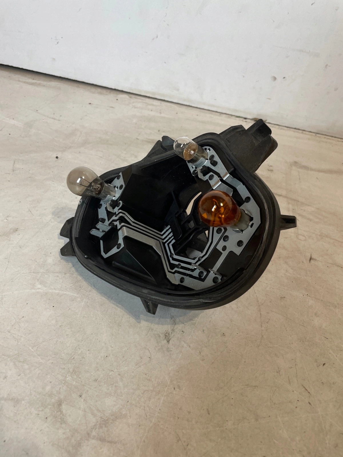 light housing rear part left Peugeot 208