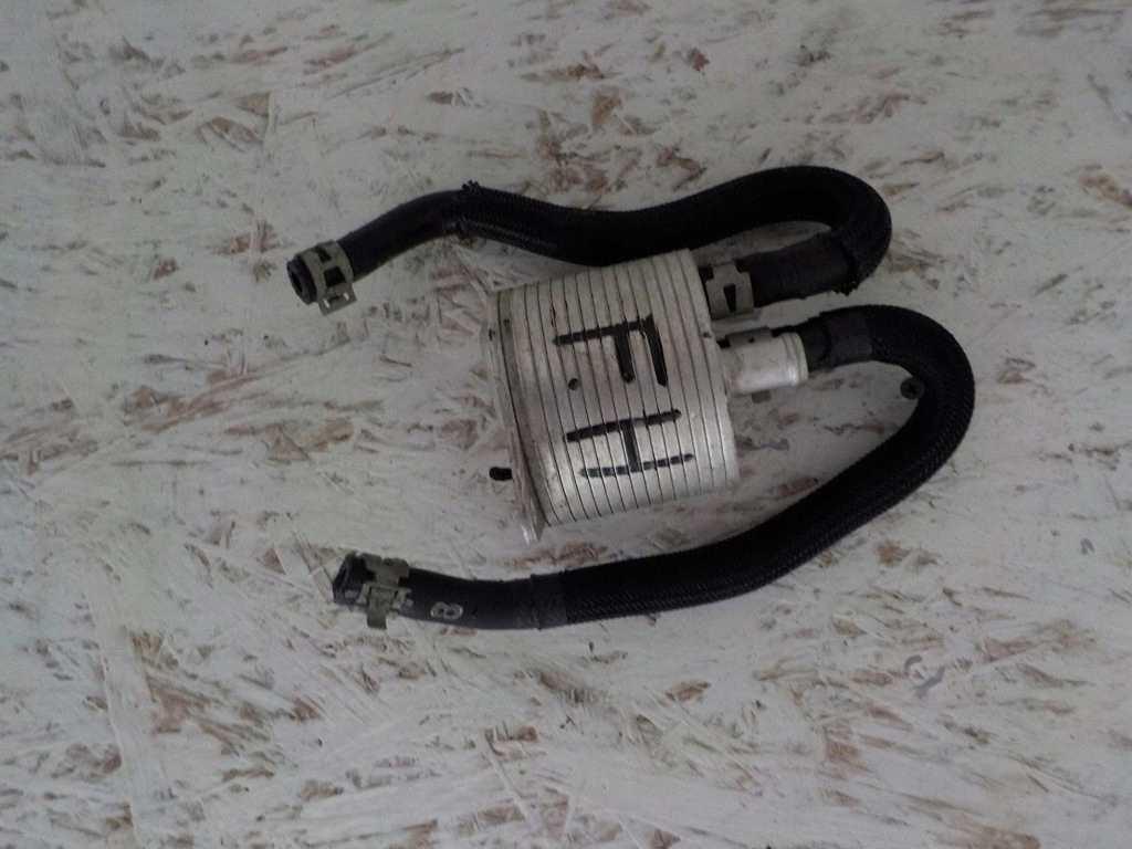 CHŁODNICZKA OLEJU SUBARU FORESTER V HYBRYDA