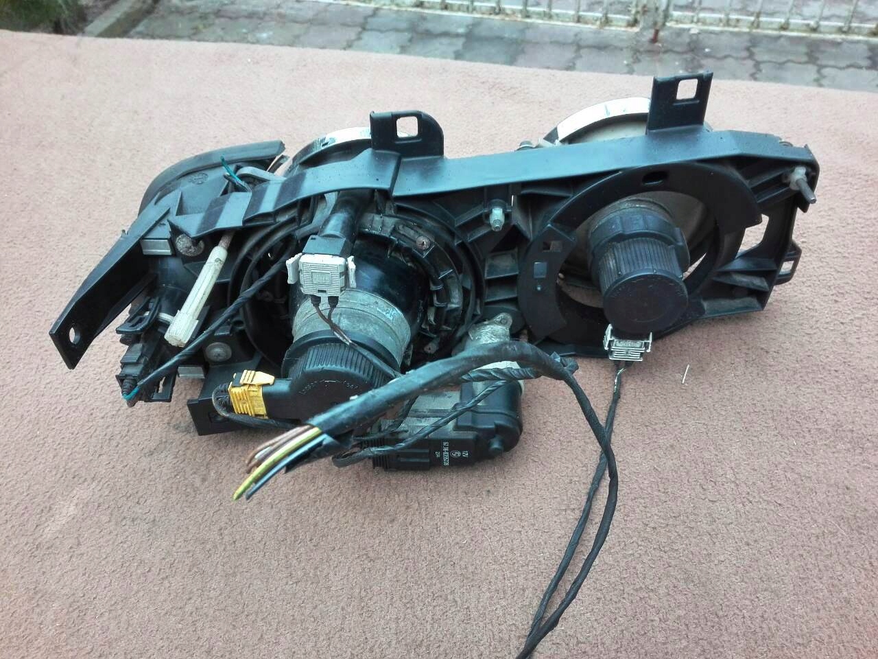 BMW 7 5 E32 E34 LEWA SCHEINWERFER LINKS NO XENON 13174100 LI Marka BMW