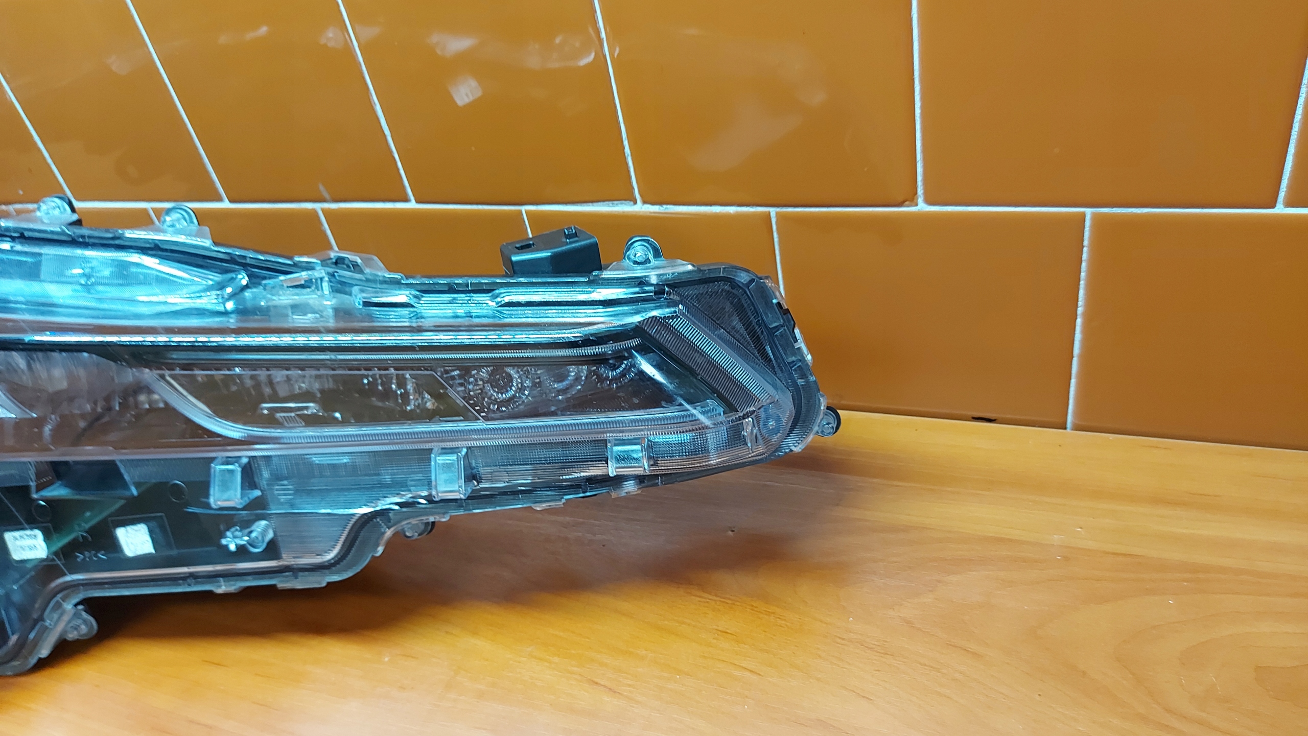 REFLEKTOR light right right front TOYOTA COROLLA E21 KOMBI HB 19