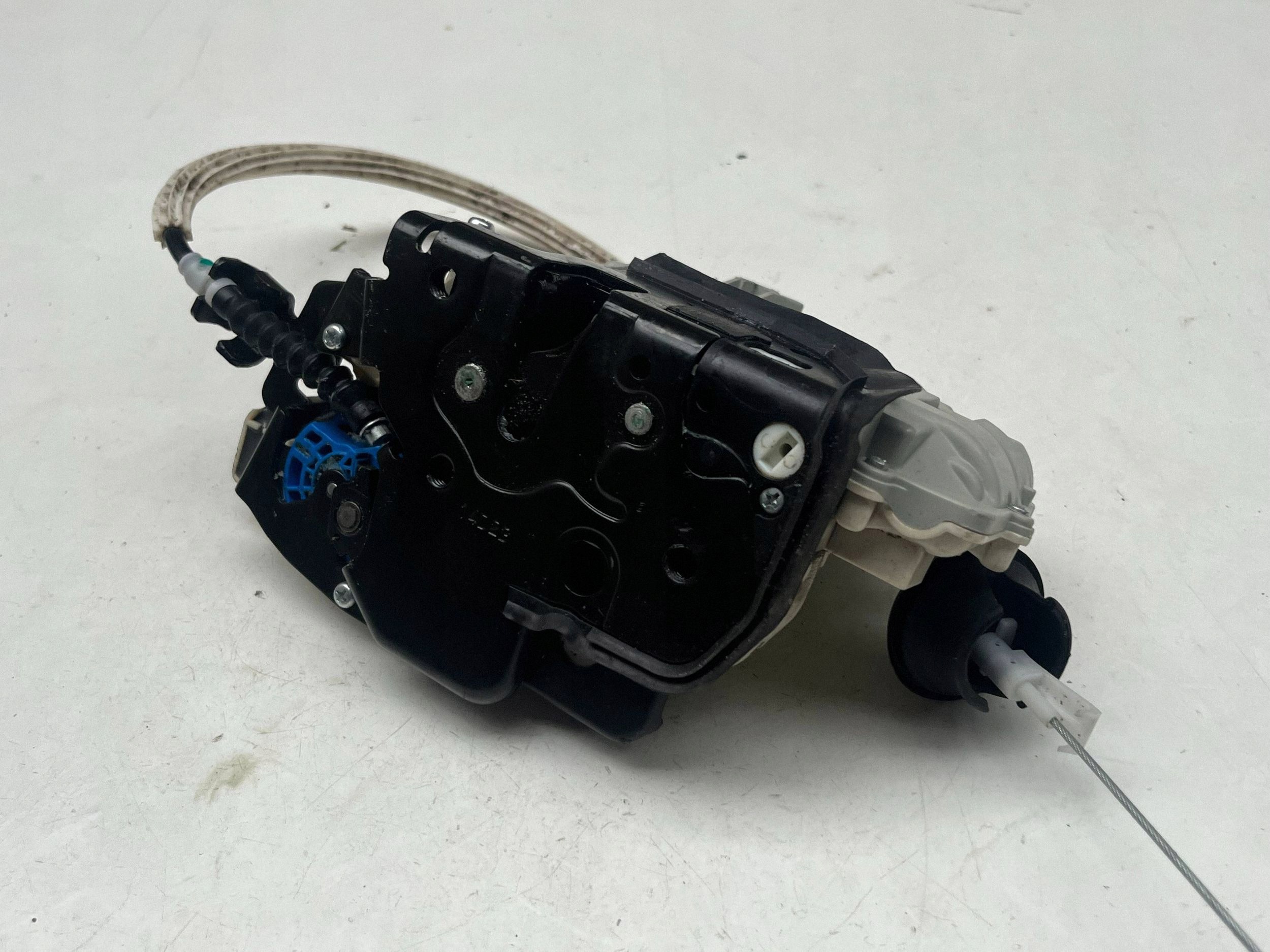 AUDI Q7 4M lock door right front DOCIAG 4M1837016D @M