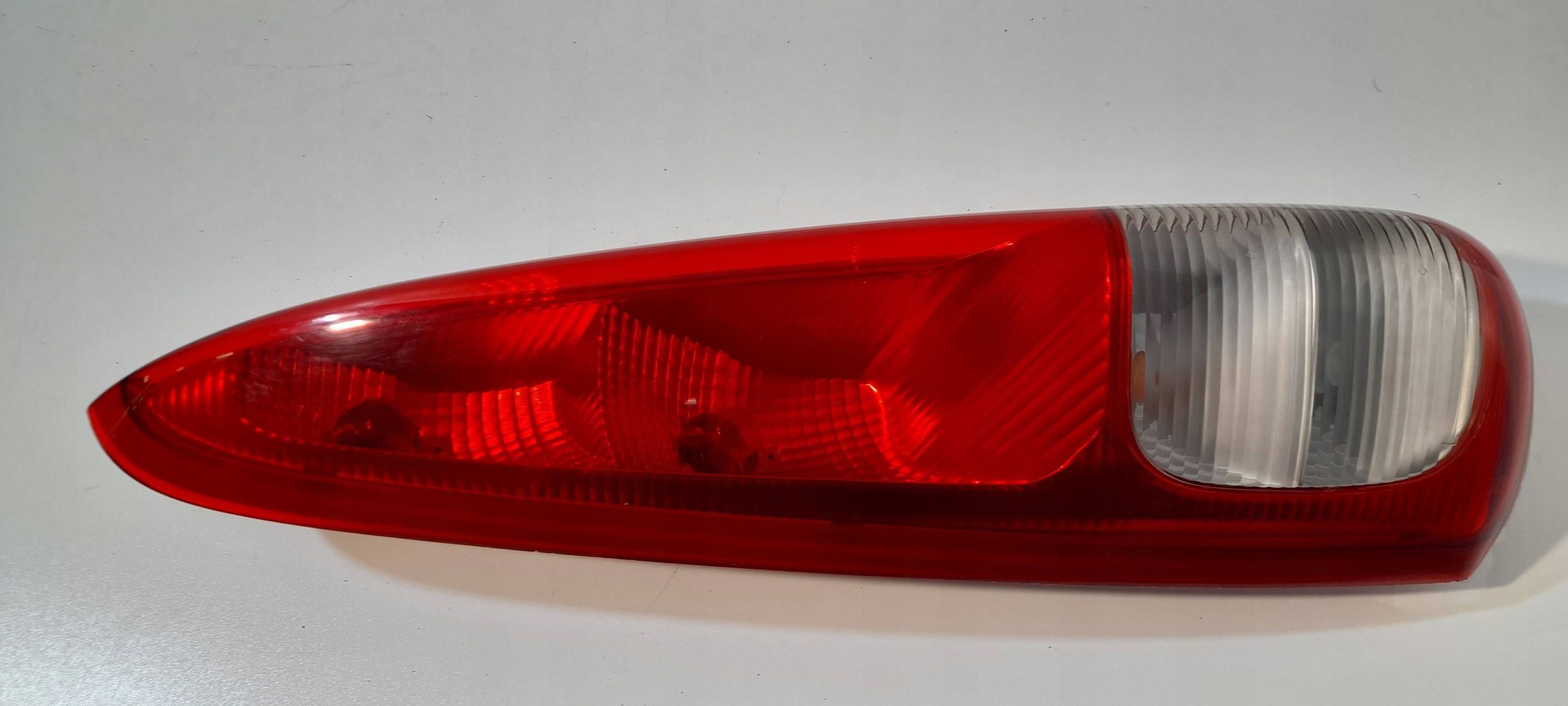 Daewoo Tacuma light rear left 300526L (R428)