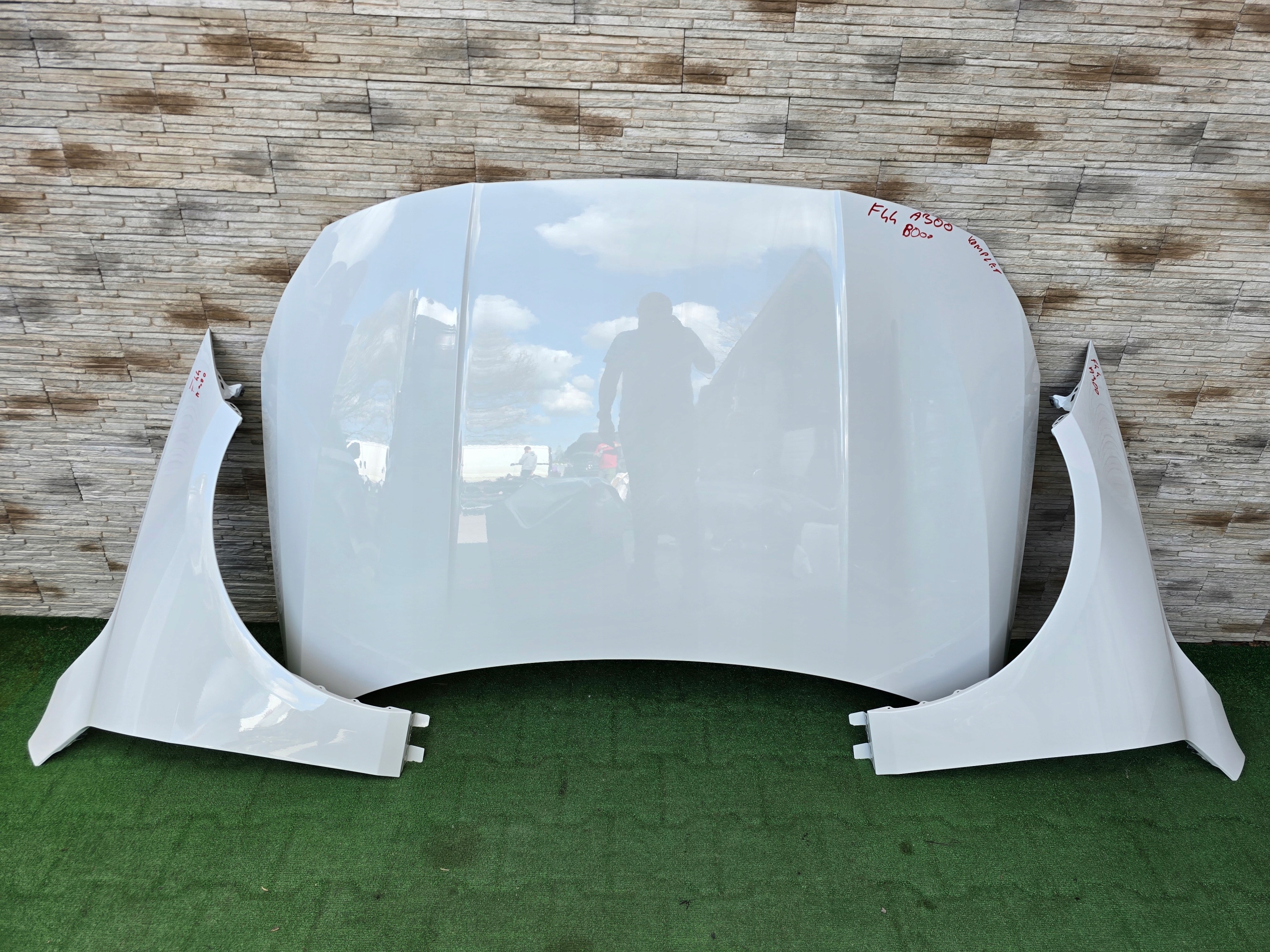 MASKA BŁOTNIKI BMW 2 F44 KOLOR A300