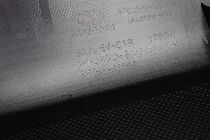 HYUNDAI KONA II SX2E-EV 23- moulding threshold right 87754-HF000
