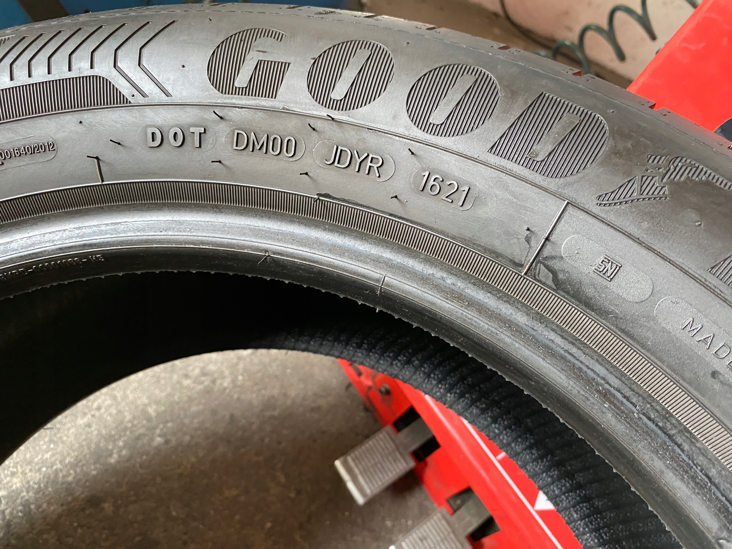 tyre 225/55R17 97Y Goodyear EfficientGrip Performance 5,5mm