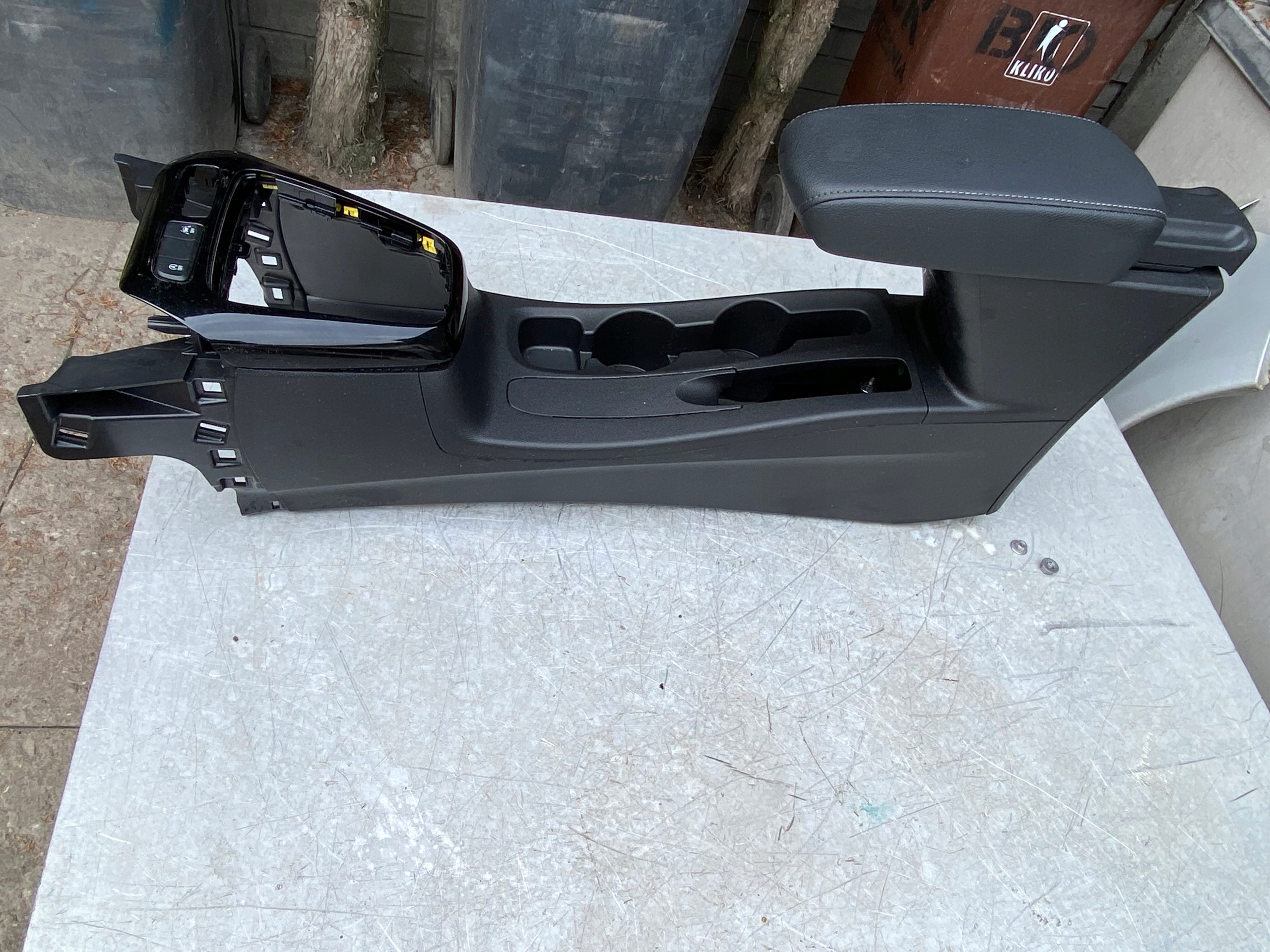 PODŁOKIETNIK TUNEL ŚRODKOWY OPEL CORSA F 9829535180 ORYGINAŁ