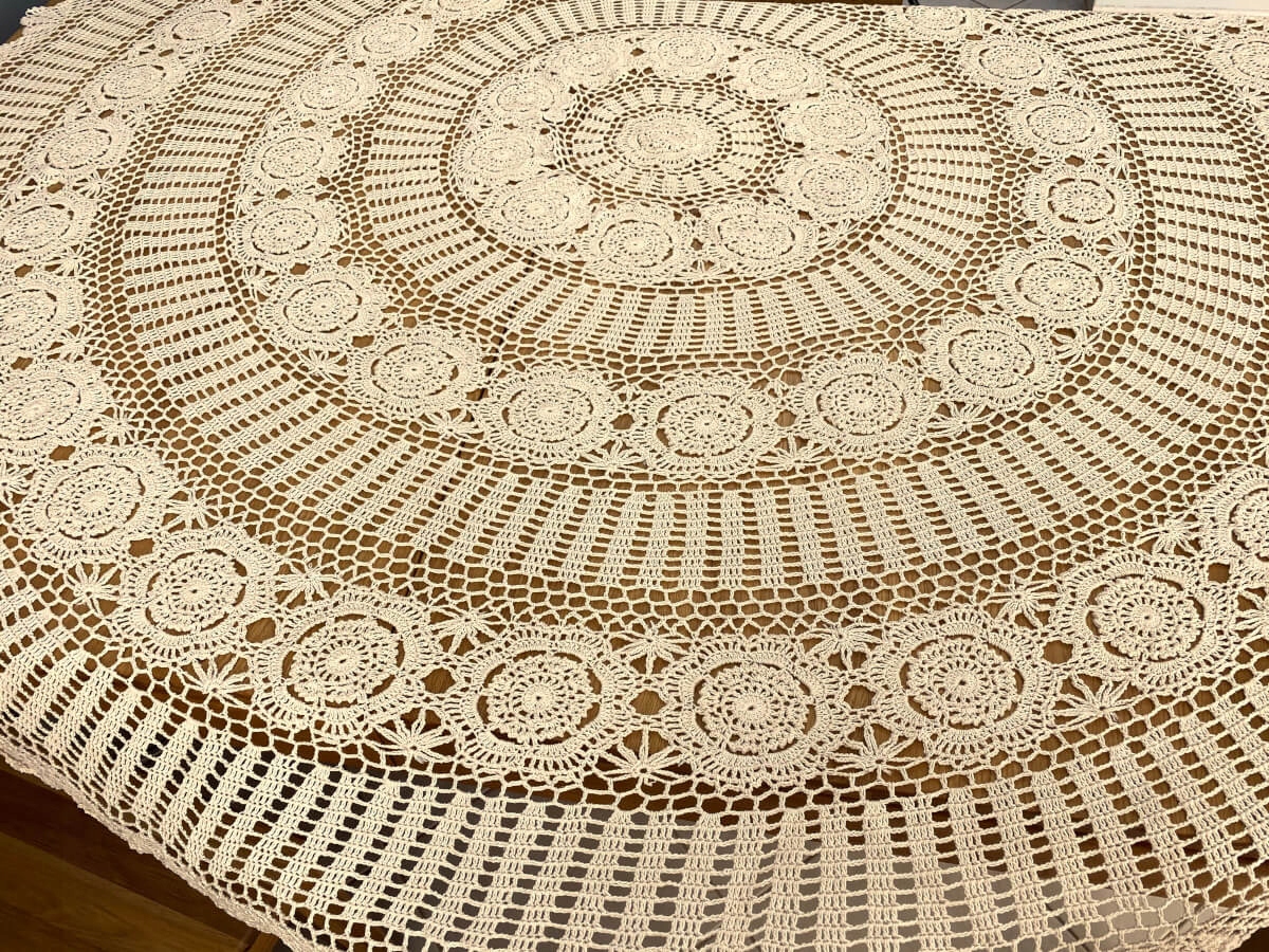 Obrus szydełkowy okrągły śr. 170 cm ecru Długość 170 cm