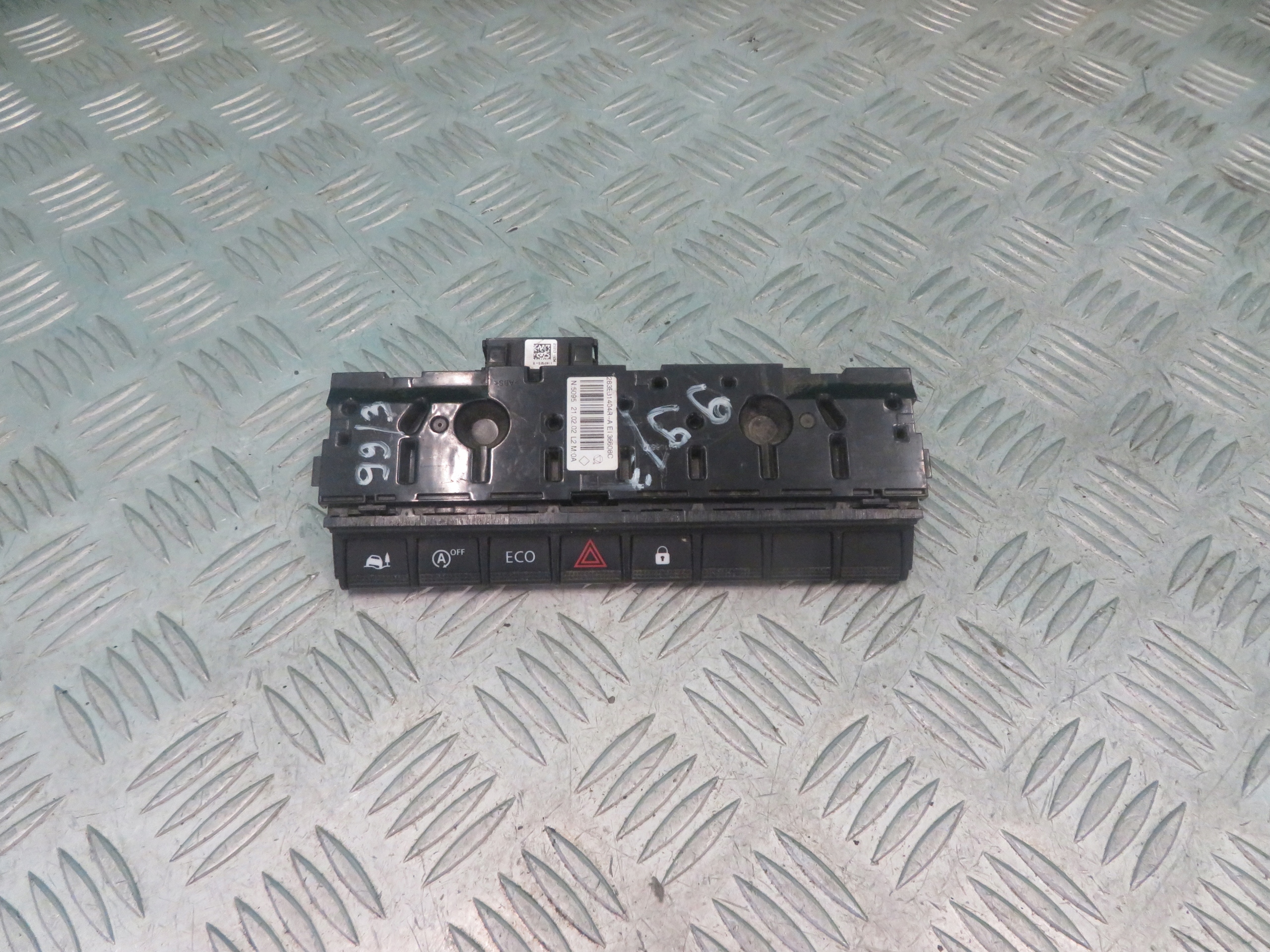 control panel switch of warning lights MASTER MOVANO NV400 21R 283E81404R