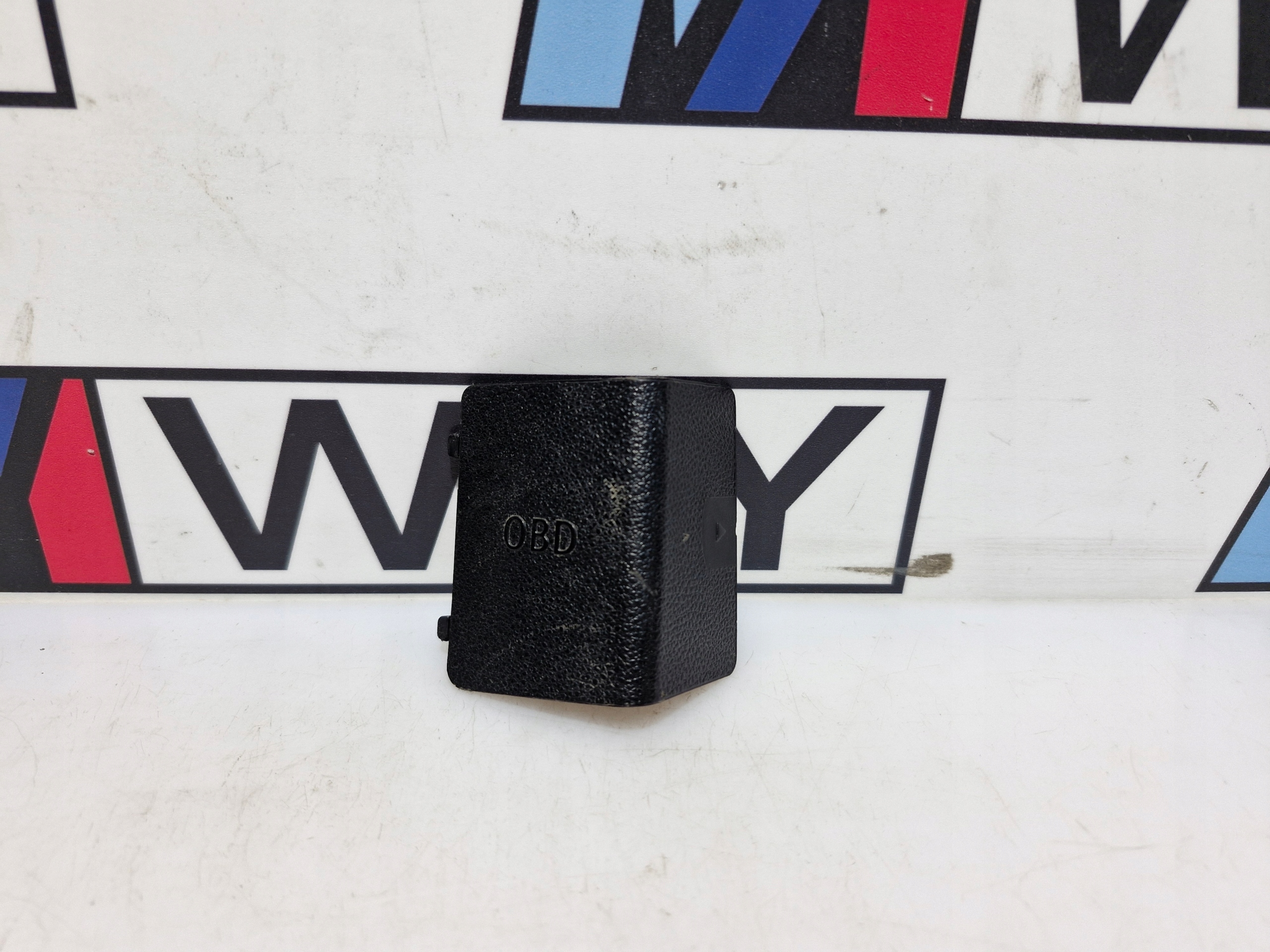 BMW 3 E90 E91 E92 E93 заглушка защита 7145700