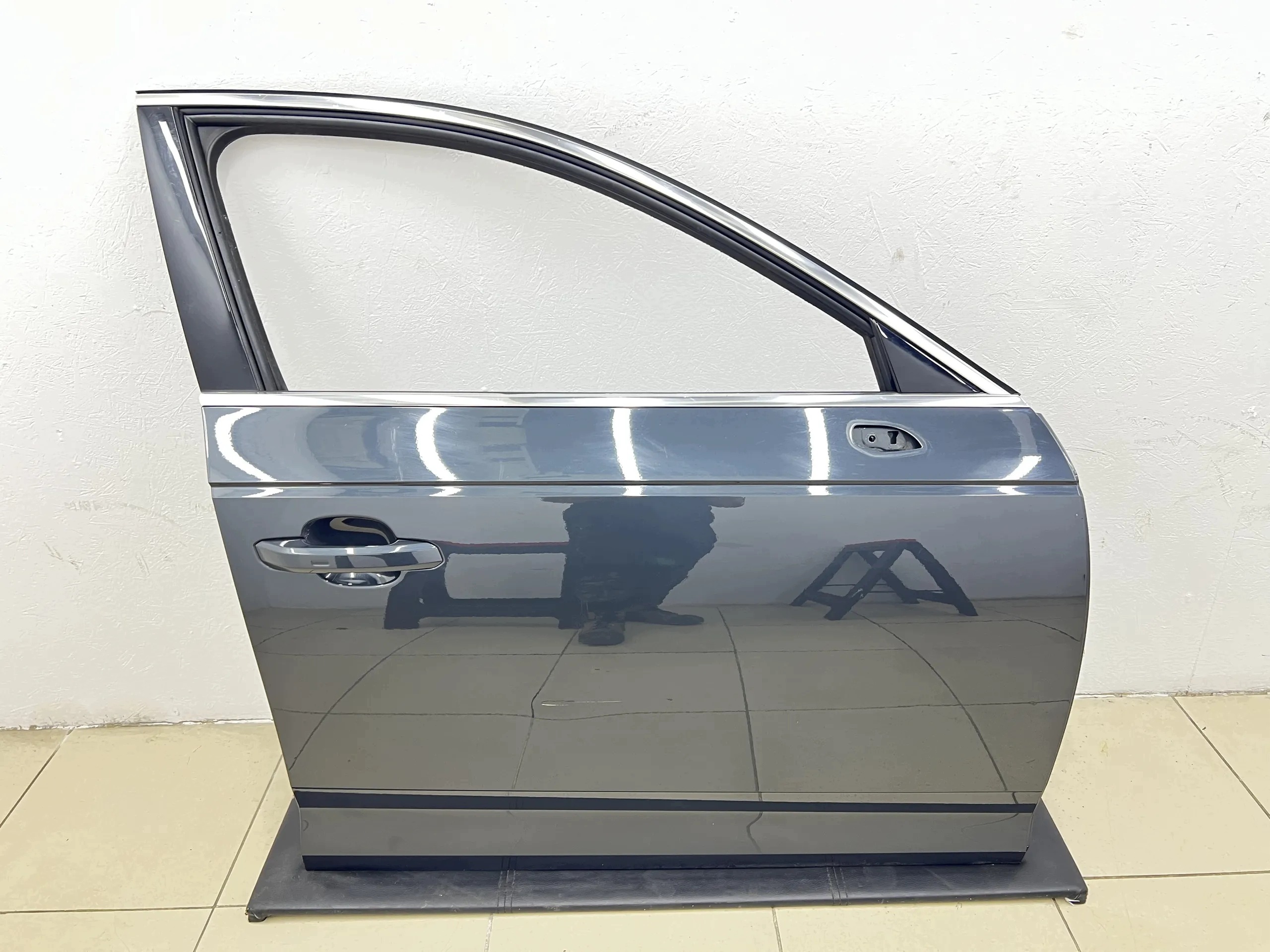 AUDI A4 B9 door right front front complete colour LX7L EUROPA