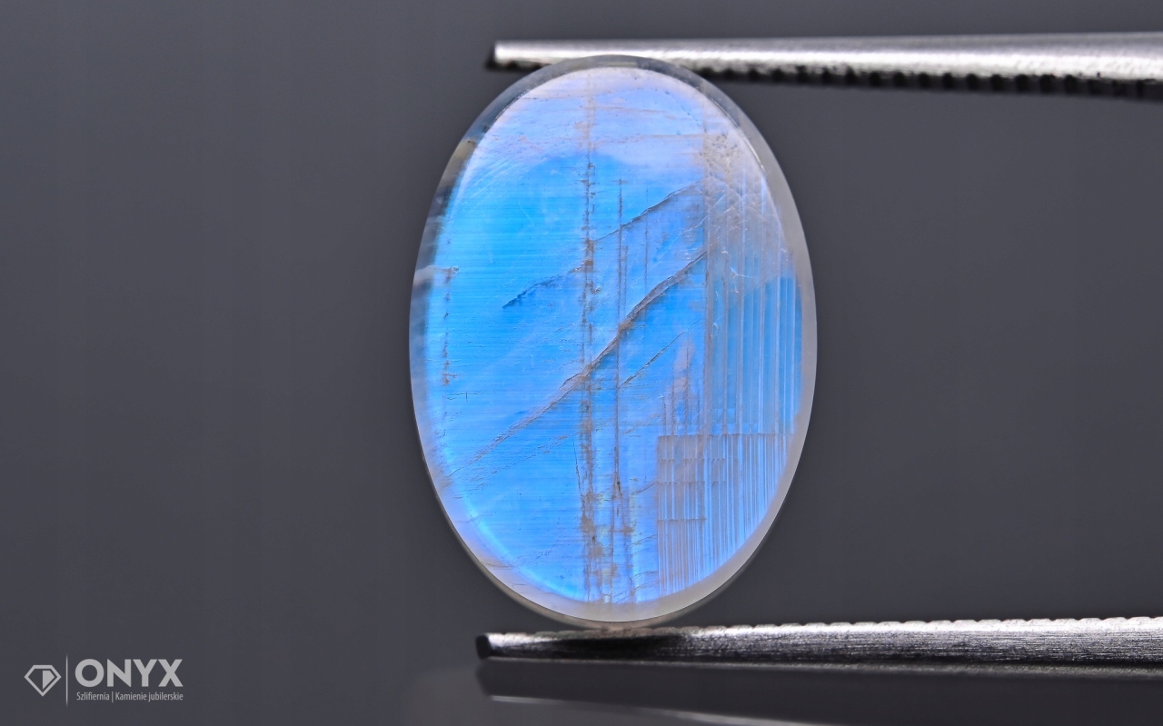 Měsíční kámen mělký ovál 14x10 mm