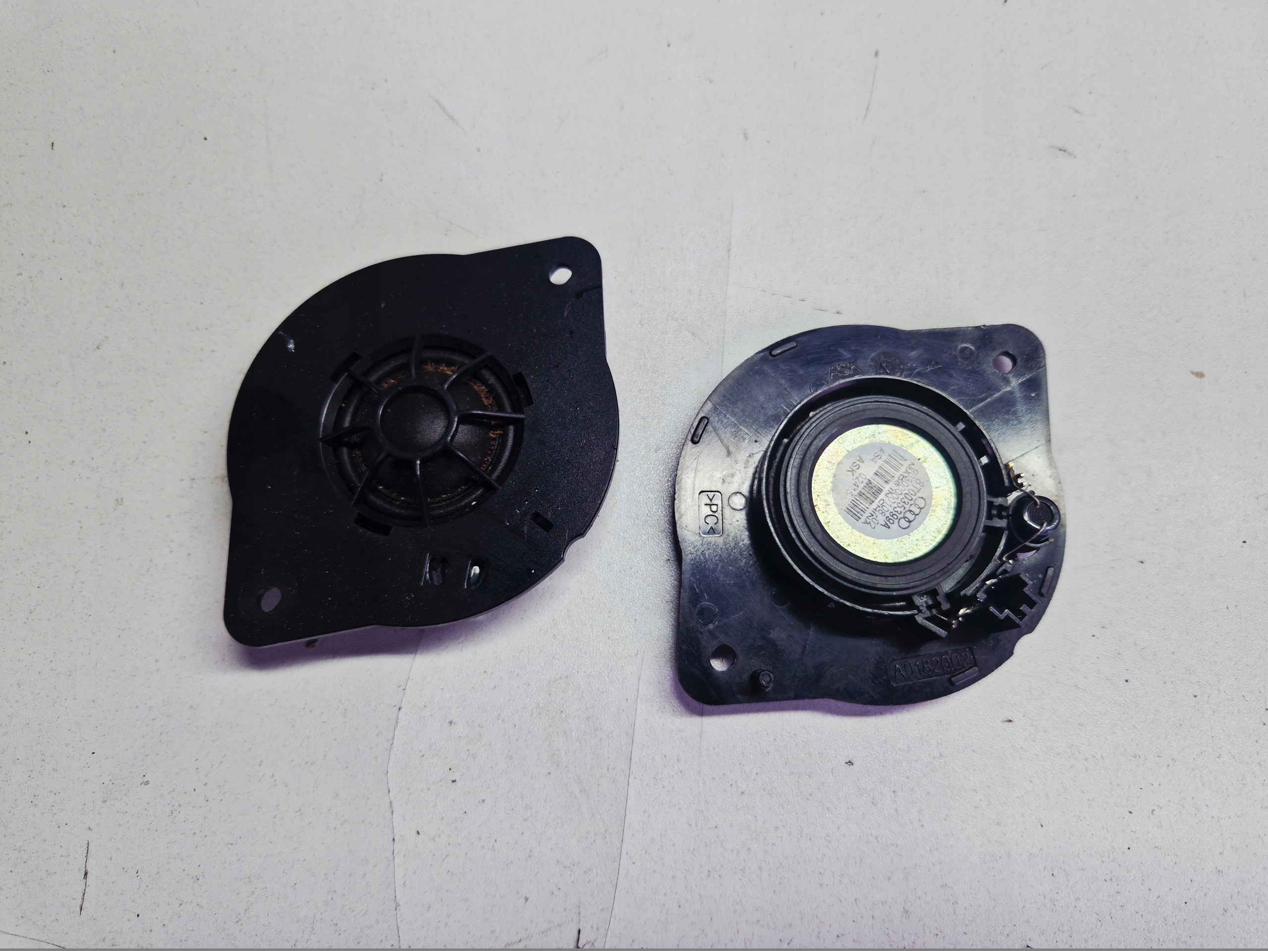 AUDI A4 B8 speaker 8T0035399A