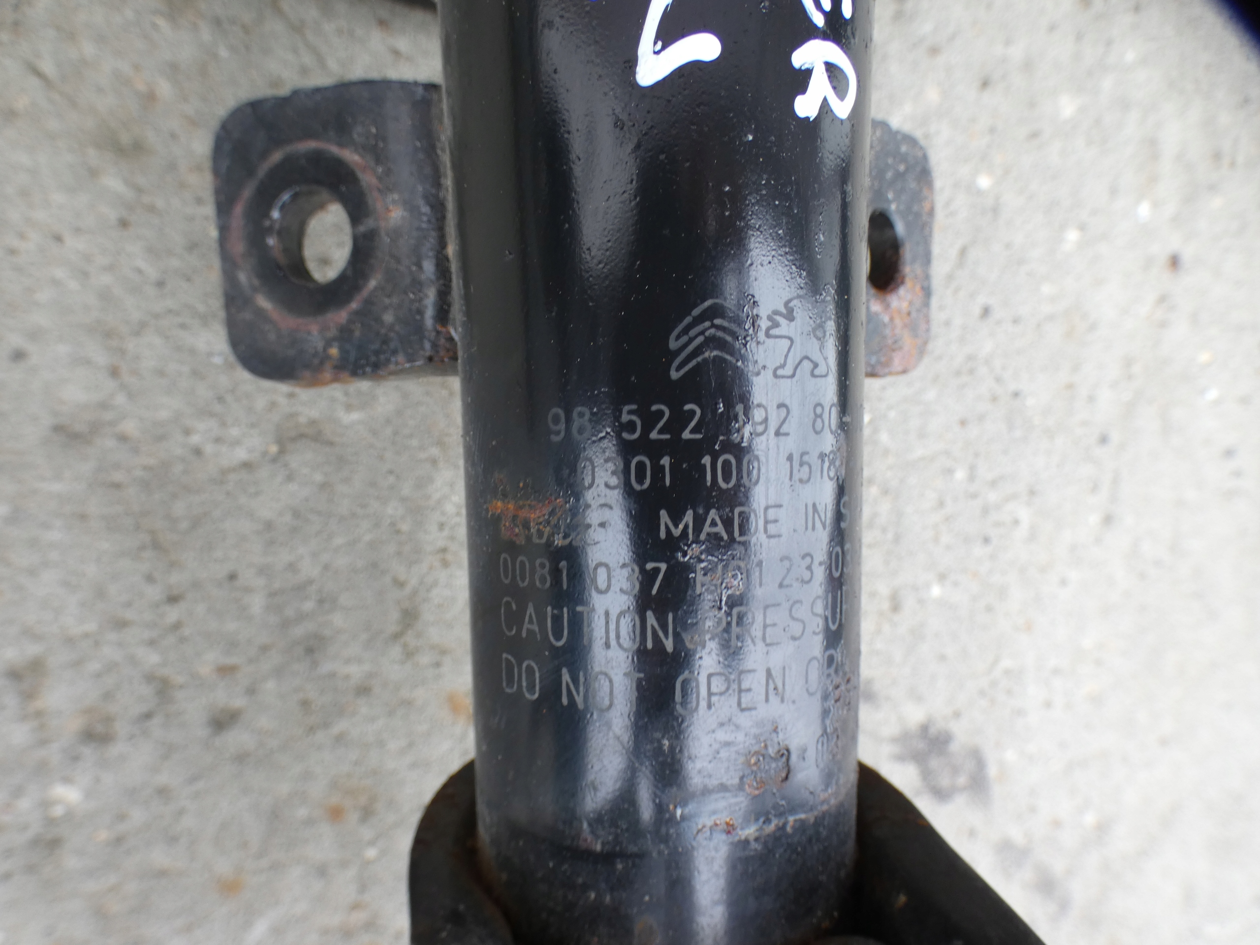 PEUGEOT RIFTER shock absorber front left right 9852219280