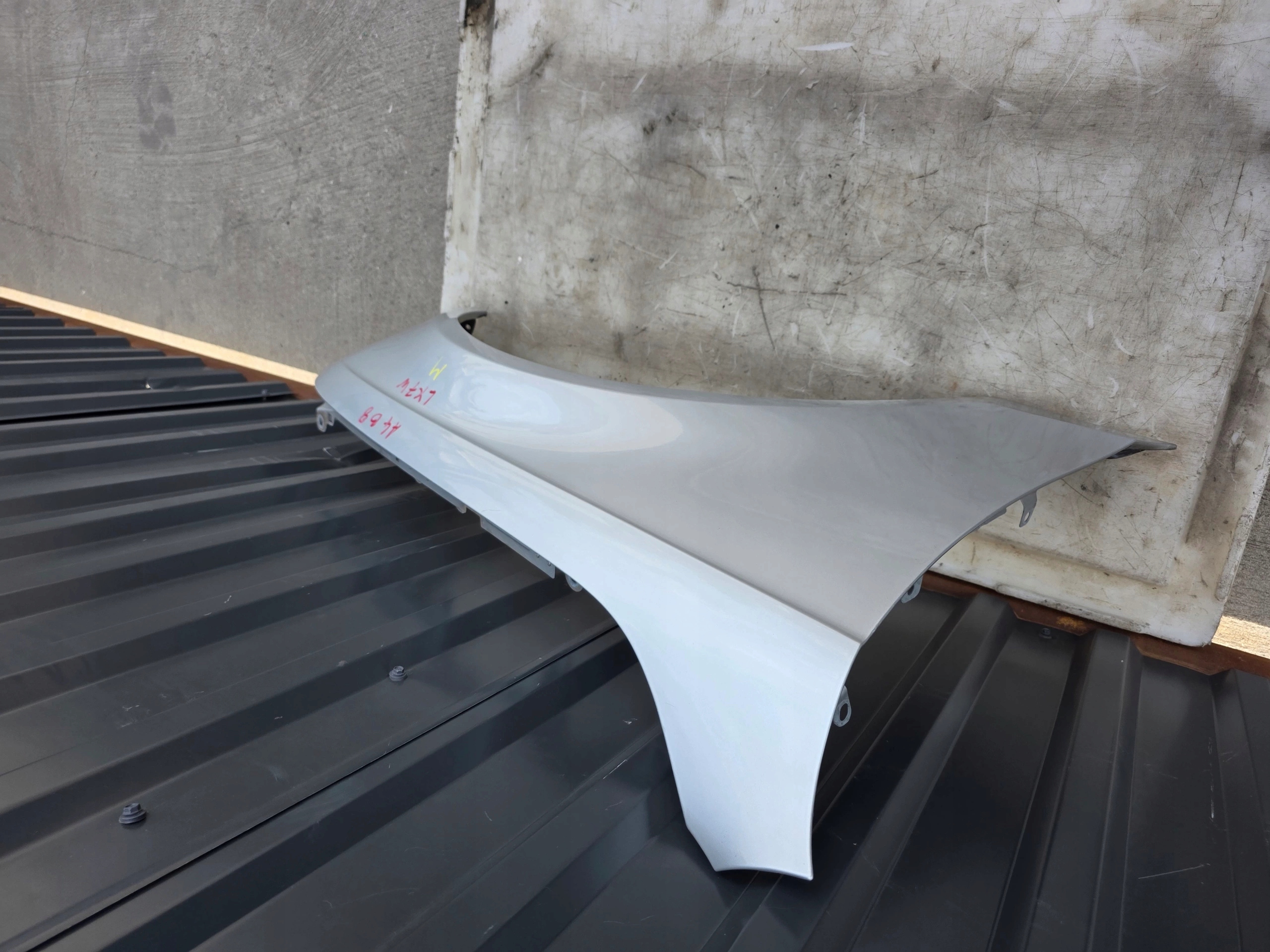 fender right front AUDI A4 B8 LIFT LX7W 2012-2016 !!!!