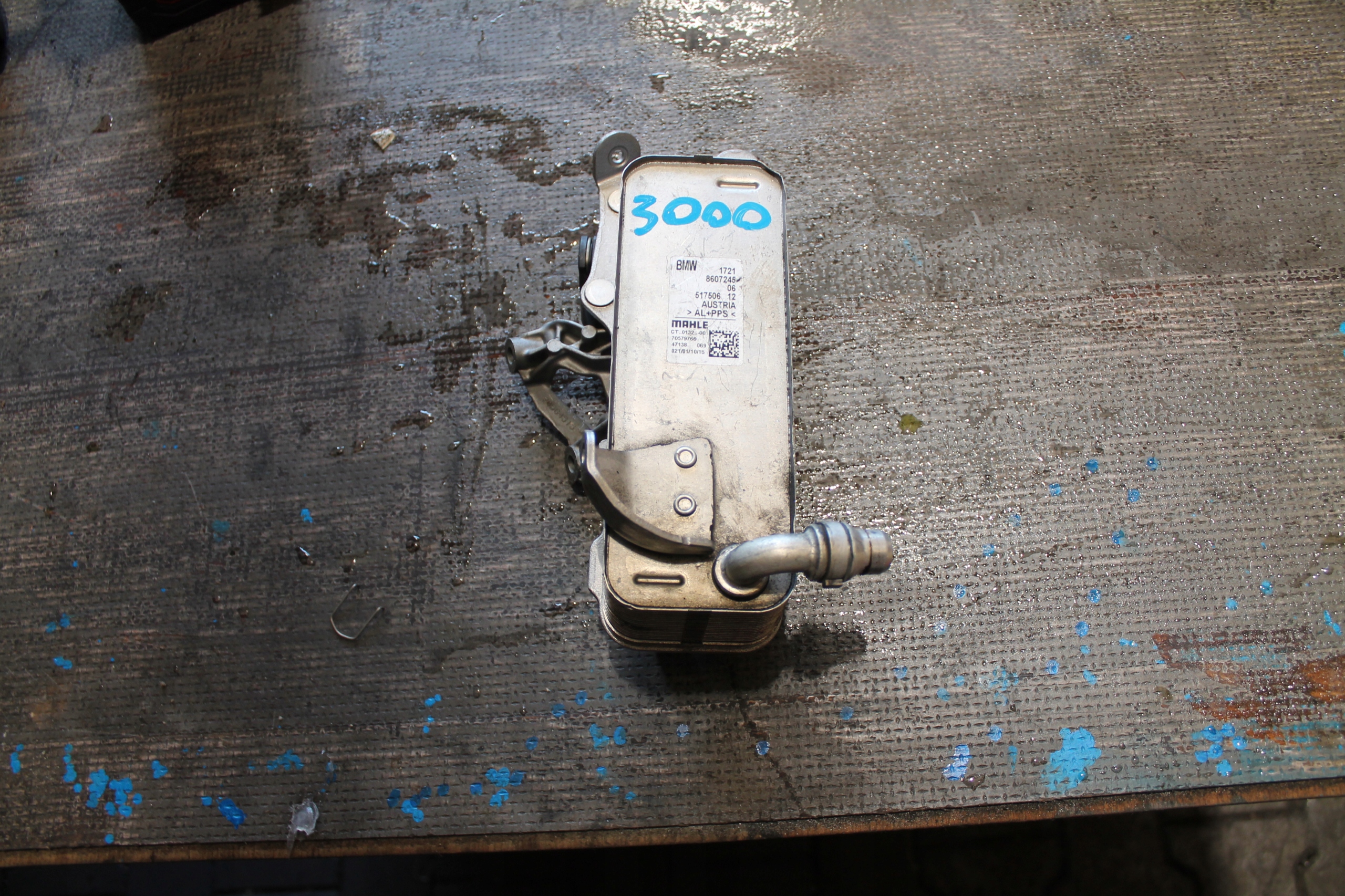 3000. Motor Ölkühler Getriebe getriebe BMW 8607245