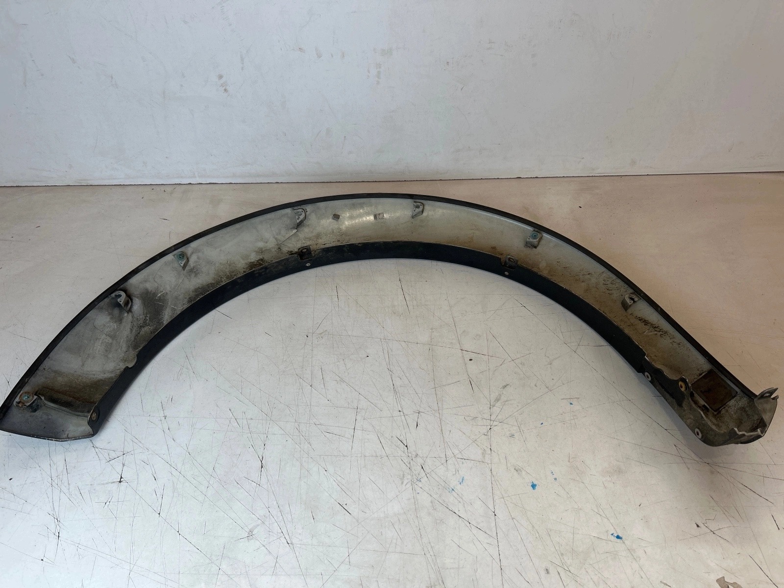 modanatura parafango anteriore destro Mitsubishi L200 06-14