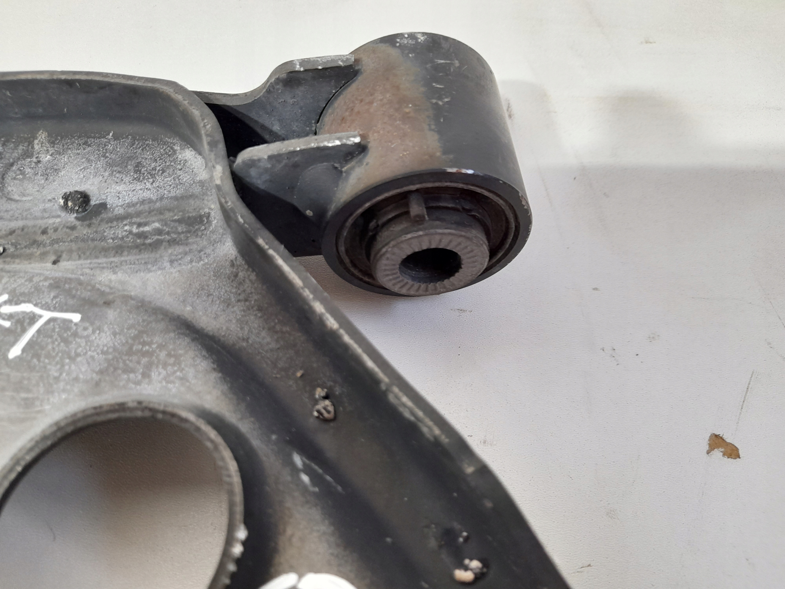 PEUGEOT 308 II arm front left S150RG (Q34)