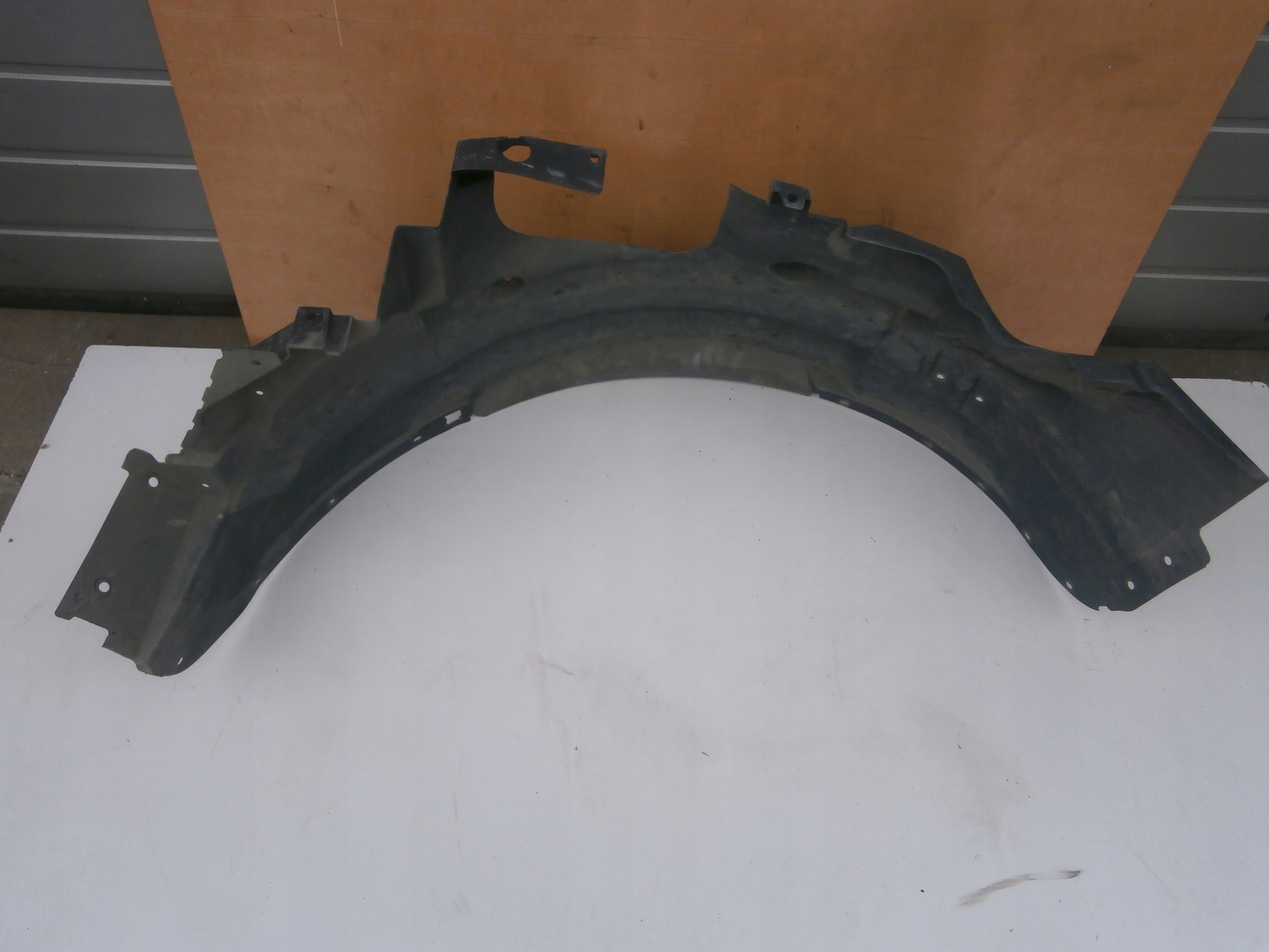 FORD RANGER V подкрылки правый передний LB3B-4116A562-A