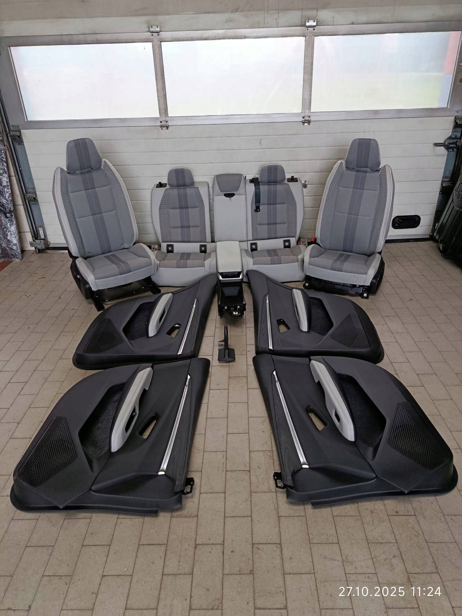 Komplet Sitze z boczkami Renault Scenic E-Tech V