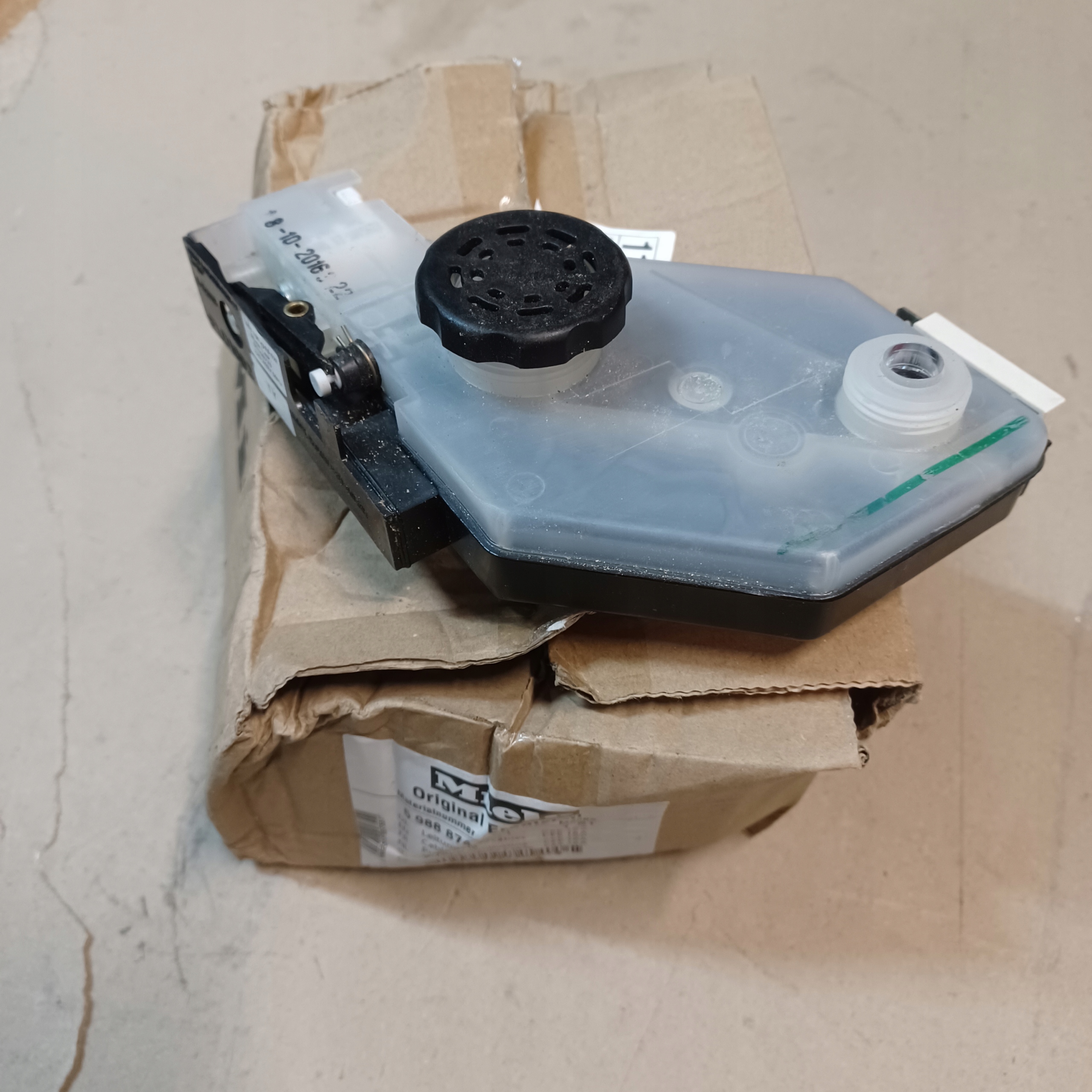 Dozownik nabłyszczacz pralki Miele zbiornik