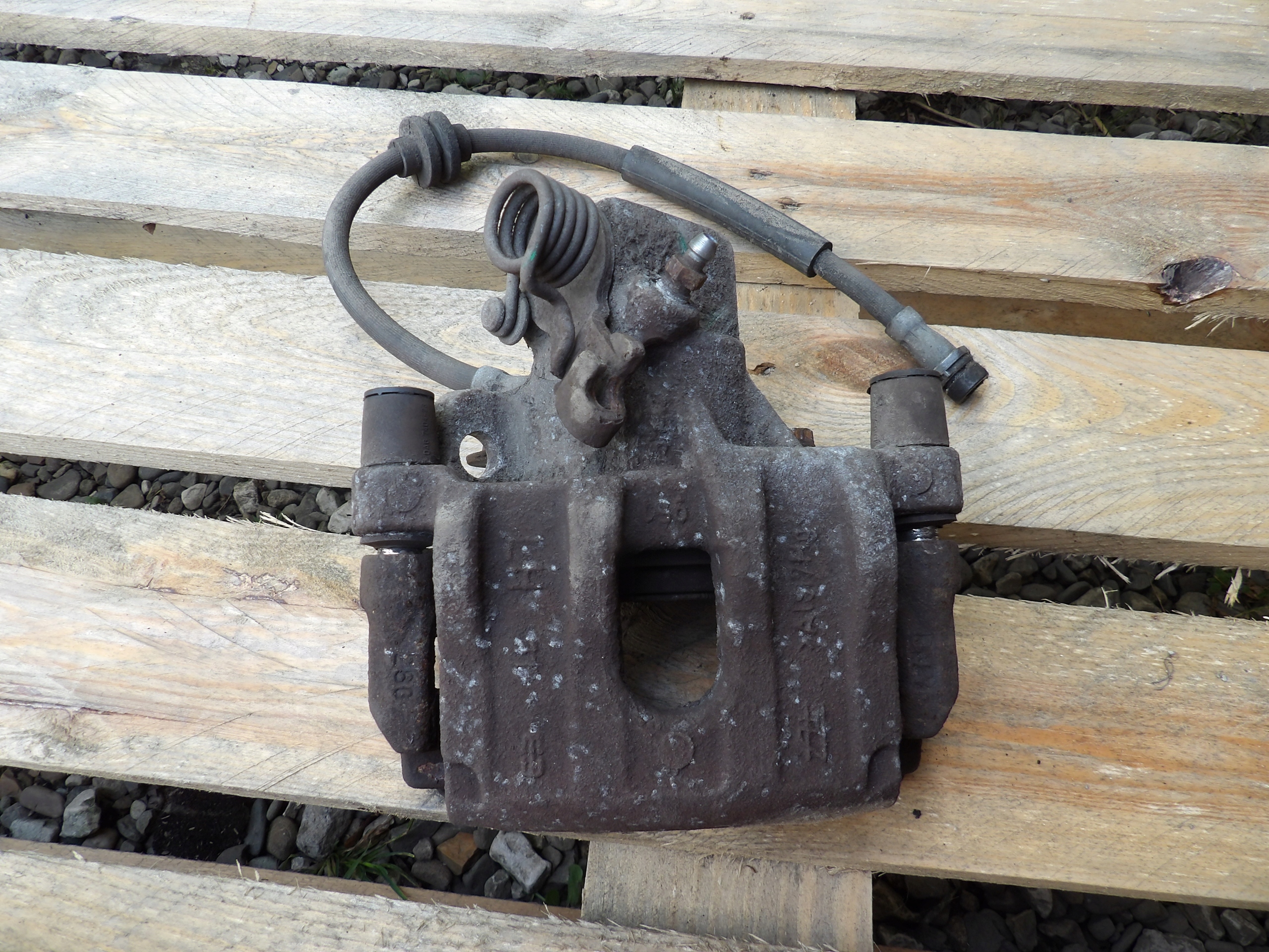 FORD KUGA MK2 2.0 TDCI 4X4 caliper brake left rear part