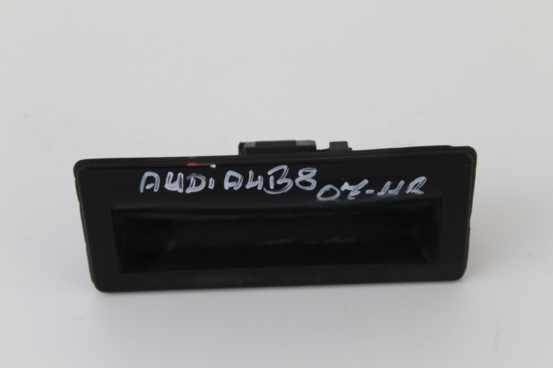 KLAMKA KLAPY TYŁ AUDI A4 B8 SEDAN 07-11R